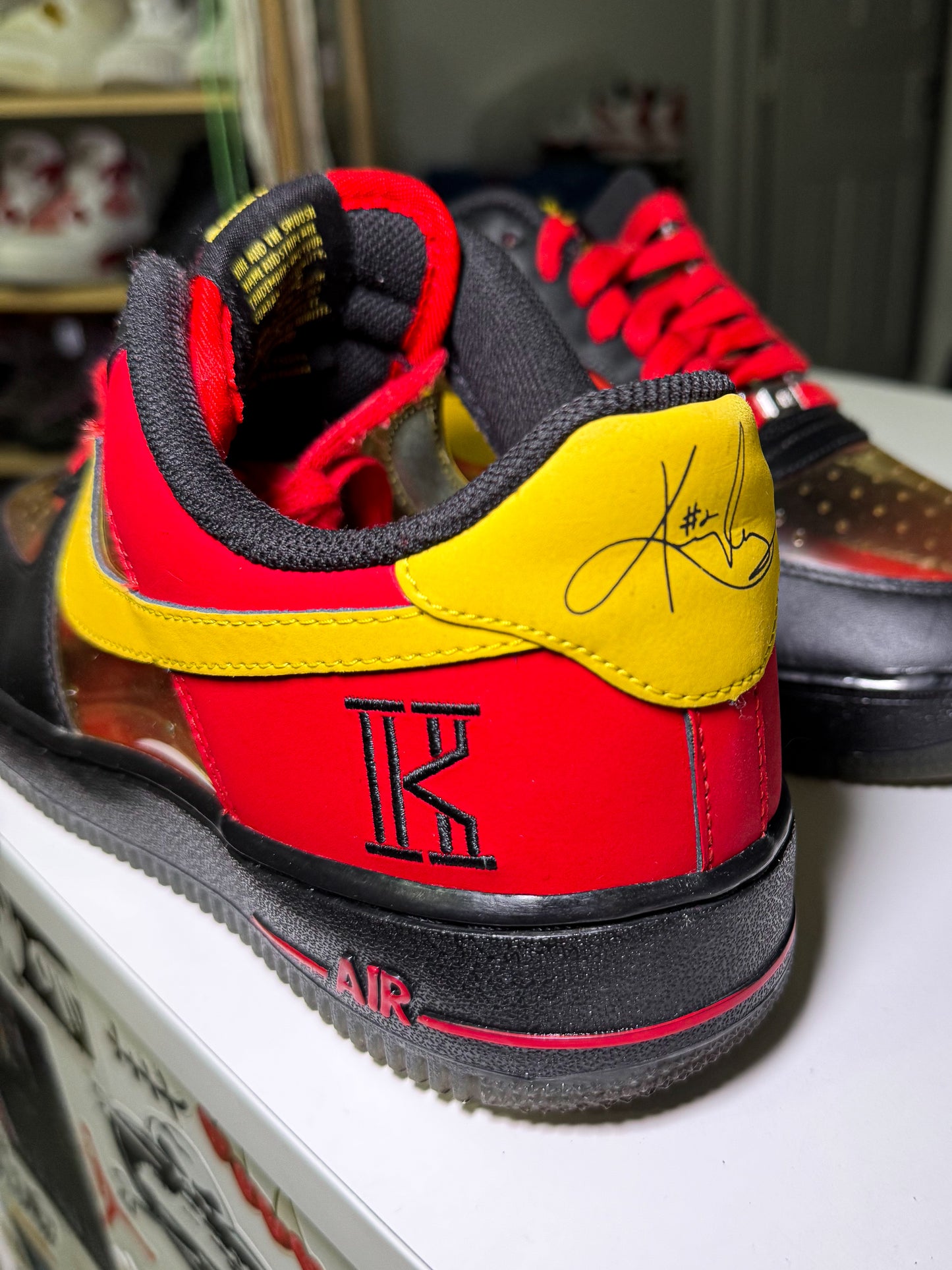 Nike Air Force 1 CMFT Signature QS ‘Kyrie Irving’ - Recondicionado