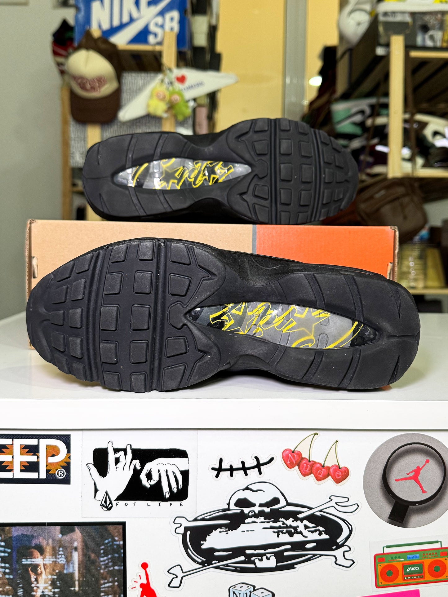 Nike Air Max 95 SP x Corteiz ‘Honey Blacks’ 2025 - Recondicionado