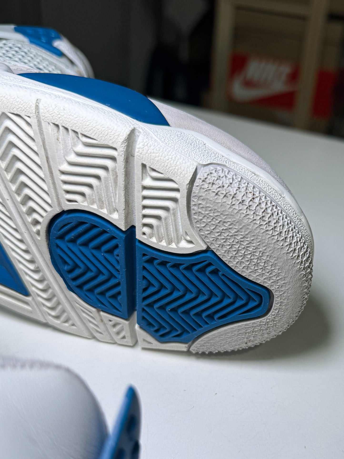 Air Jordan 4 Retro 'Military Blue’ GS 2024 - Recondicionado