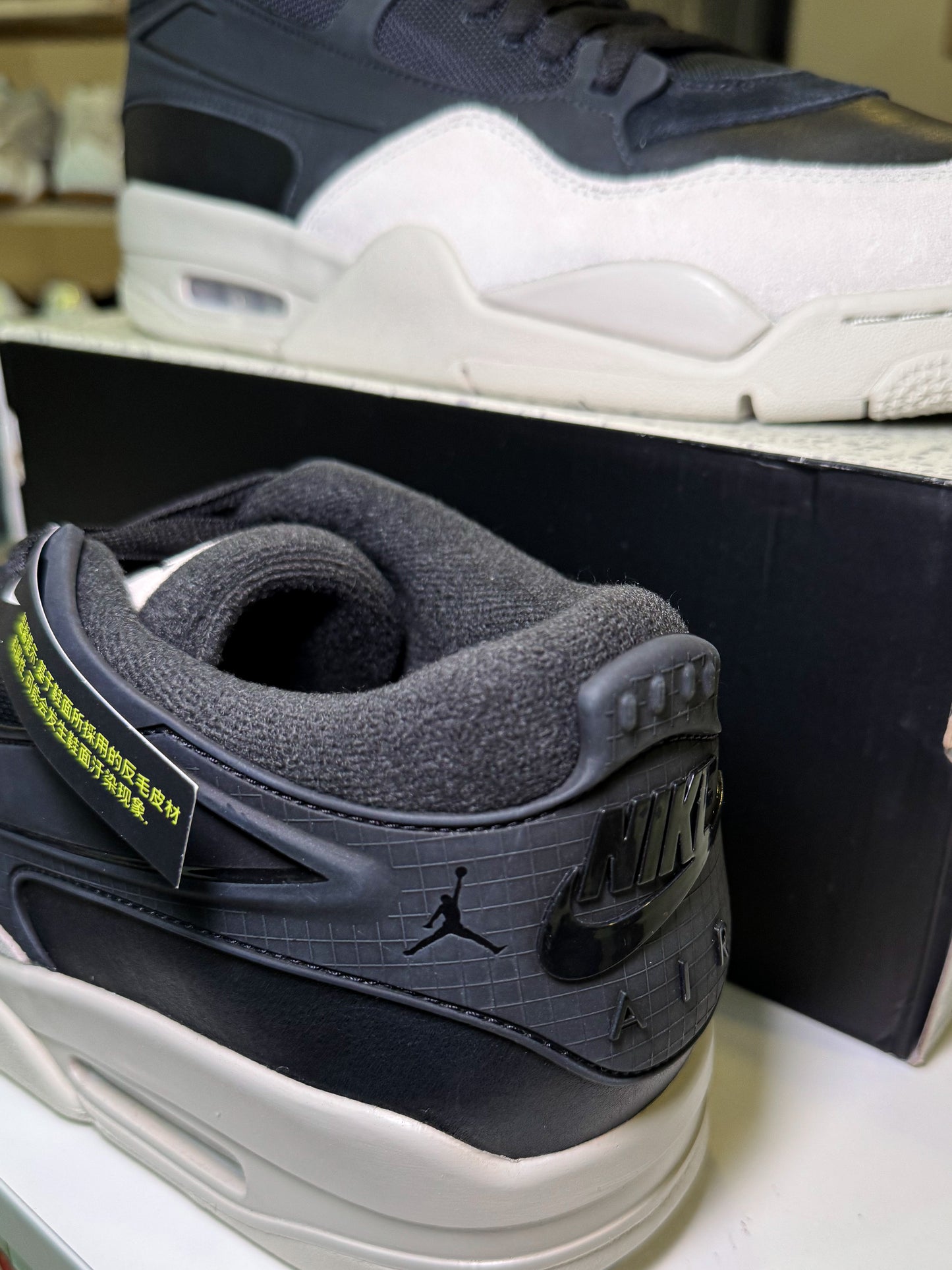 Air Jordan 4 RM ‘Black Light Bone’ 2024 - DS