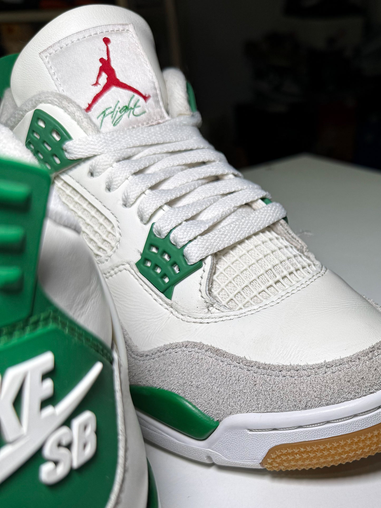 Air Jordan 4 Retro SB 'Pine Green' 2023 - Recondicionado