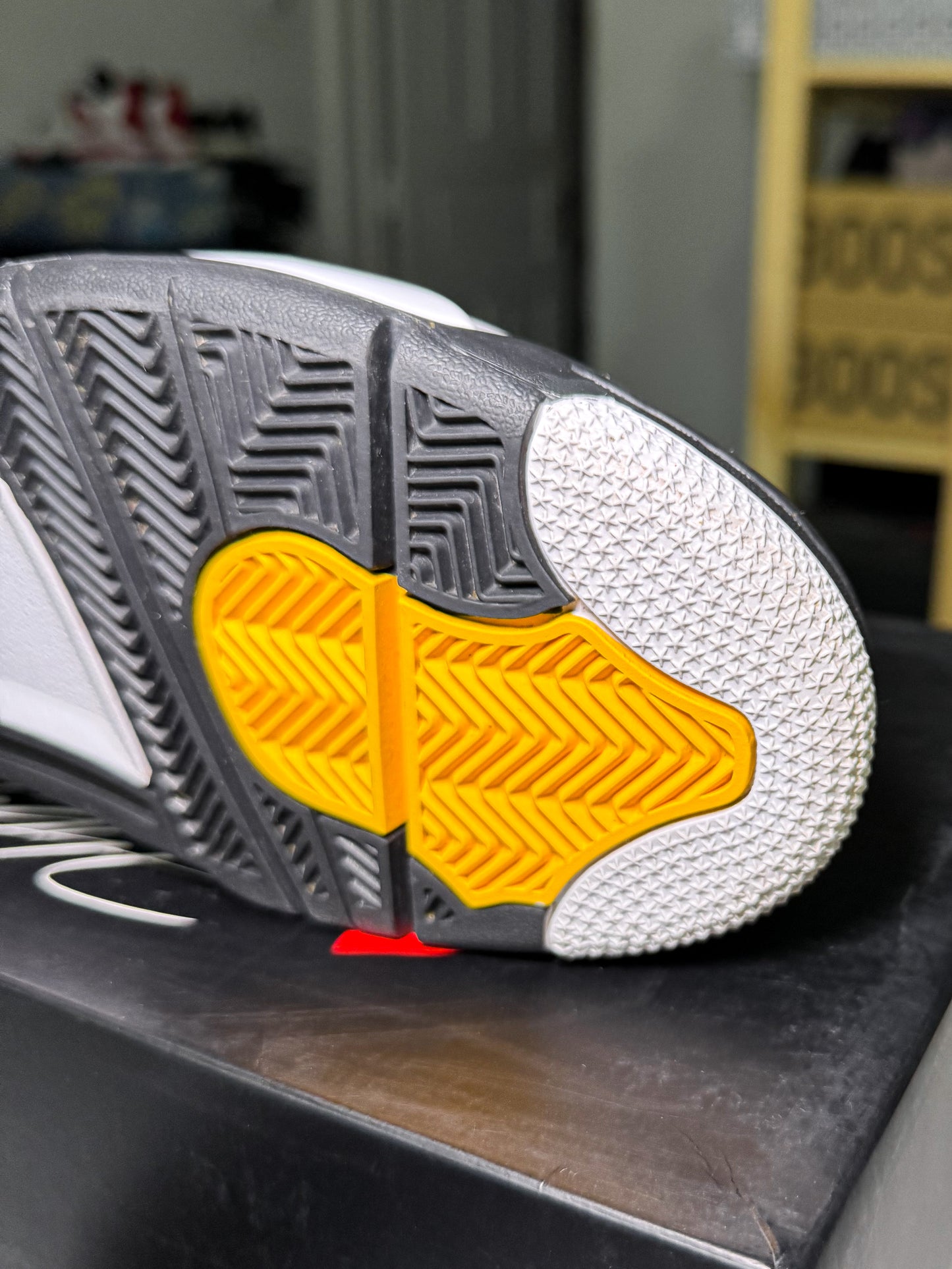Air Jordan 4 Retro ‘Cool Grey’ 2019 - Recondicionado
