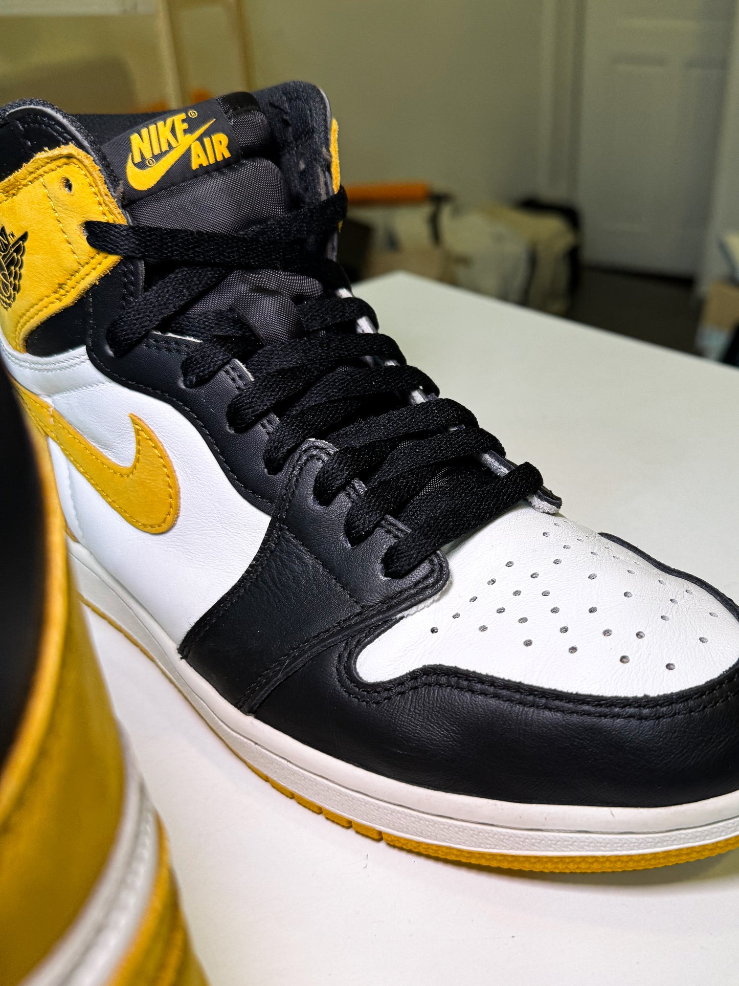 Air Jordan 1 Retro High OG ‘Best Hand in the Game - Yellow Ochre’ 2018 - Recondicionado