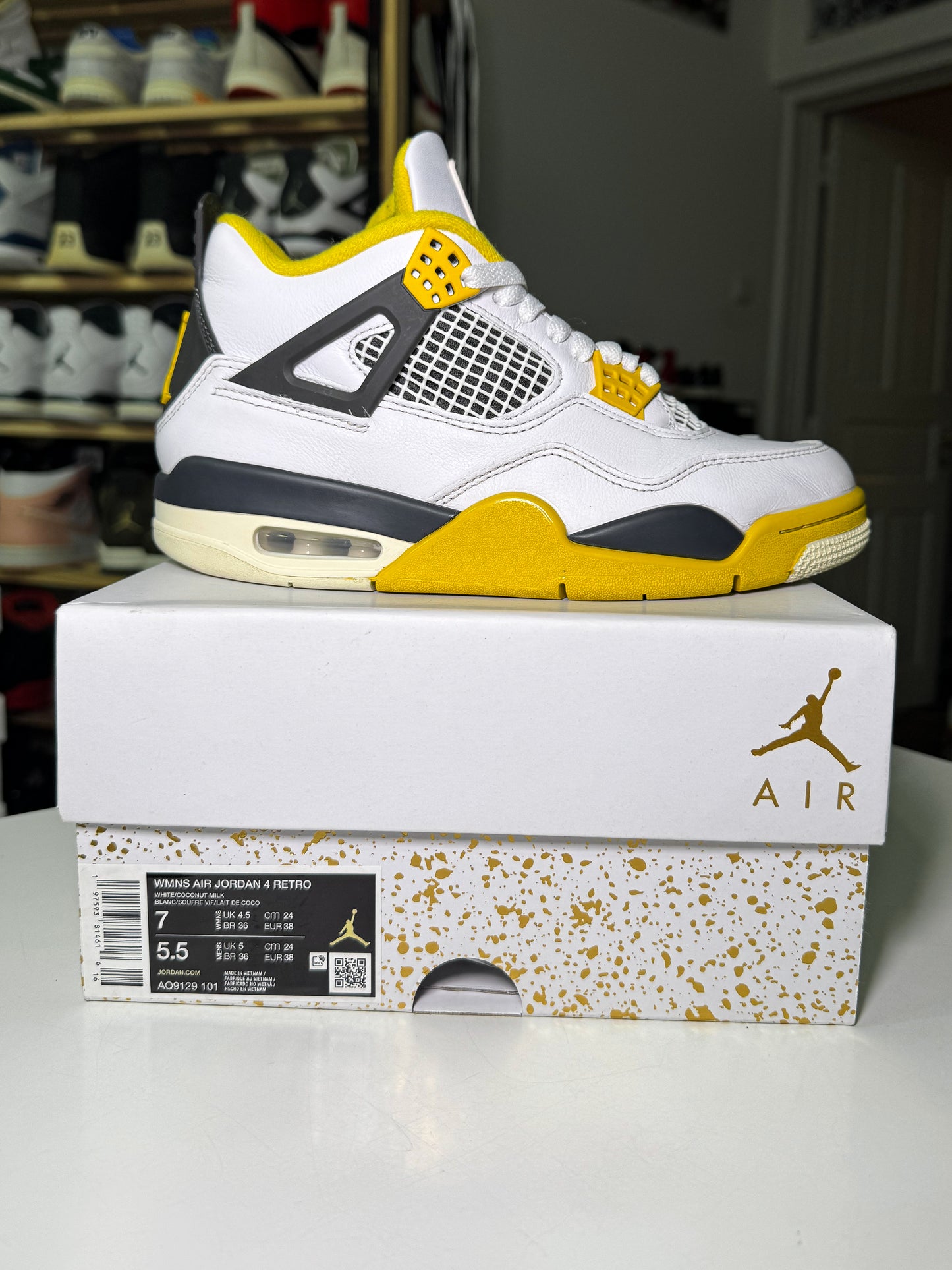Air Jordan 4 Retro 'Vivid Sulfur’ W 2024 - Recondicionado