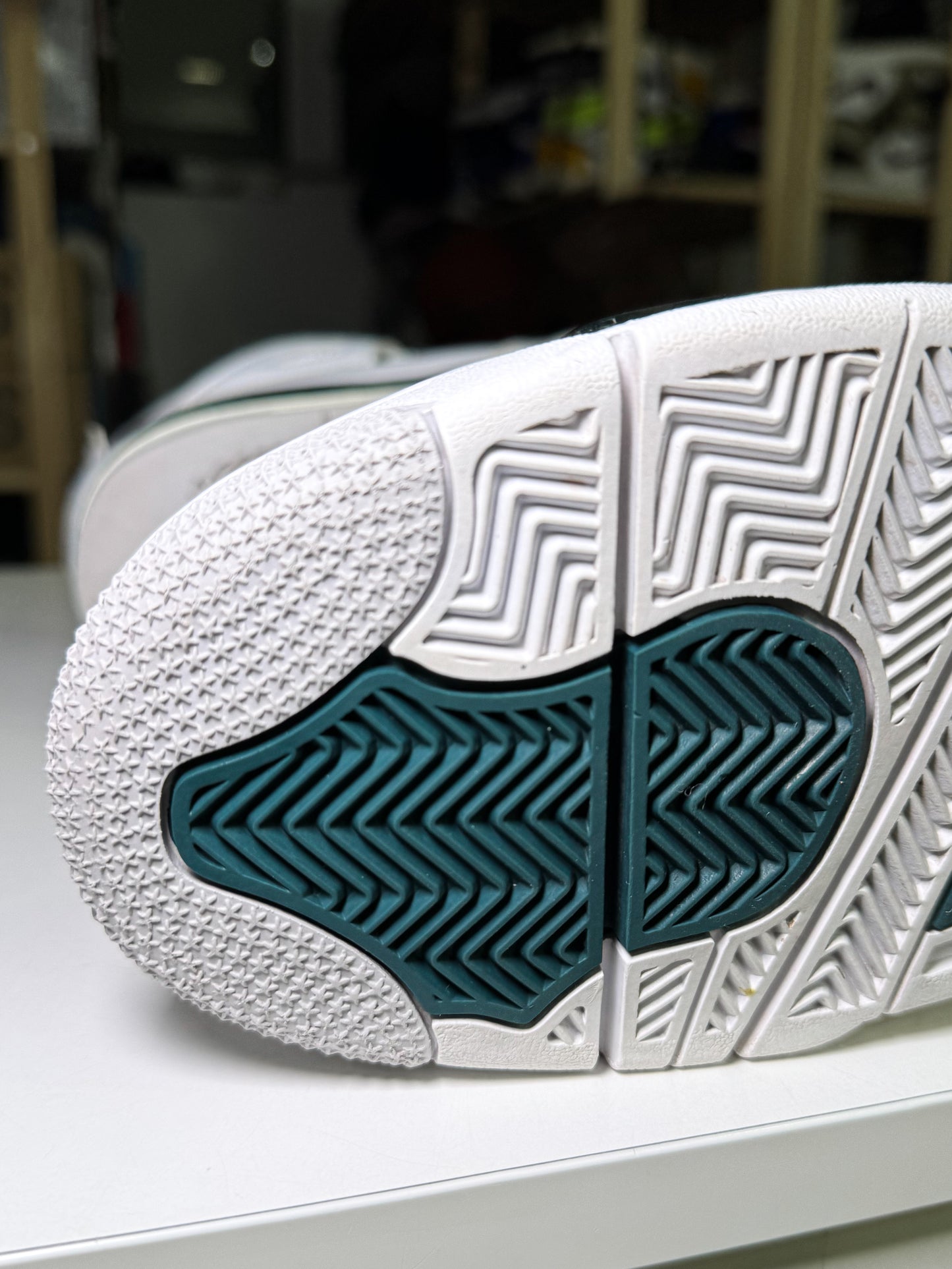 Air Jordan 4 Retro 'Oxidized Green' 2024 - Recondicionado
