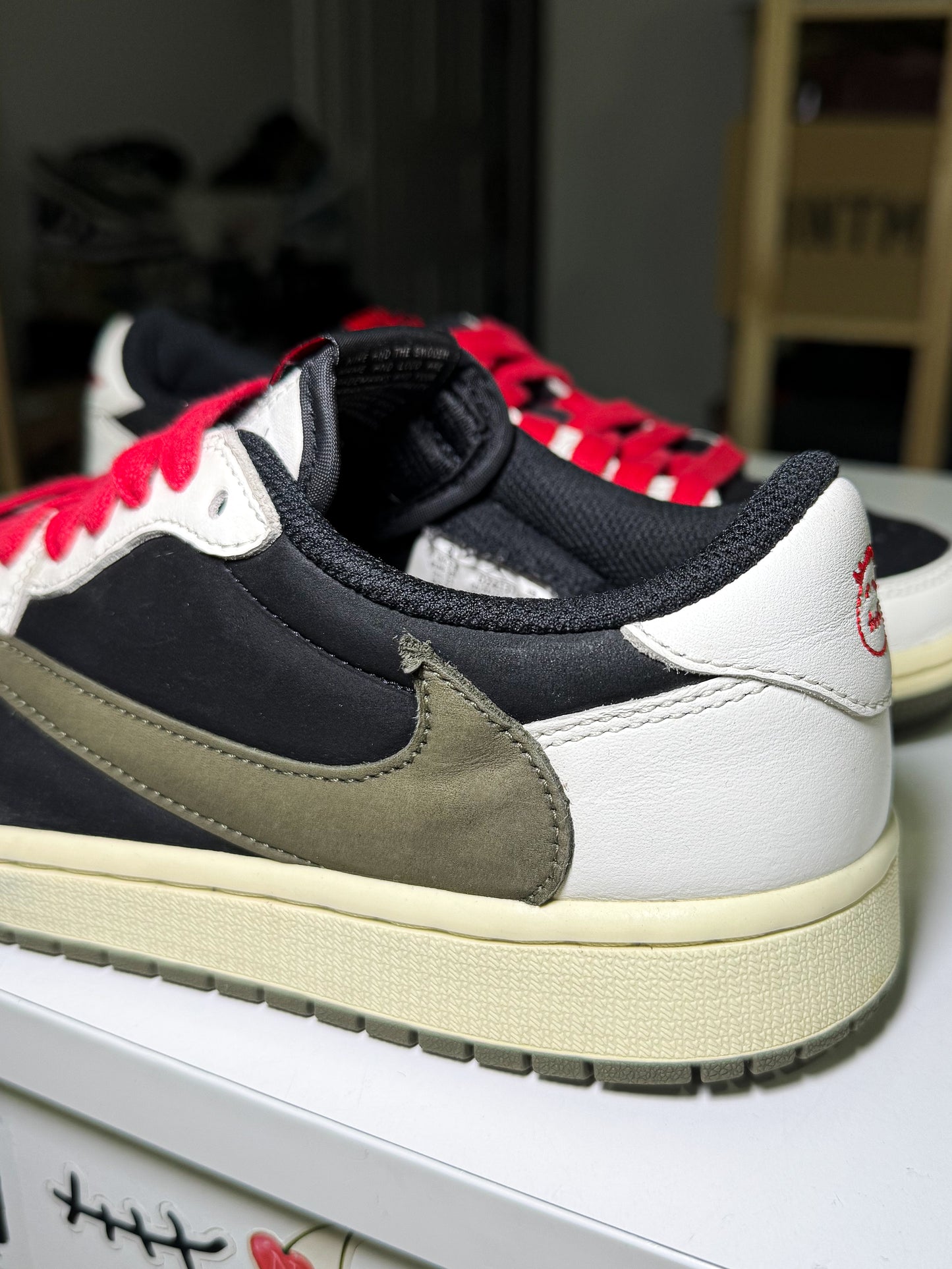 Air Jordan 1 Retro Low OG SP x Travis Scott 'Olive' W 2023 - Recondicionado