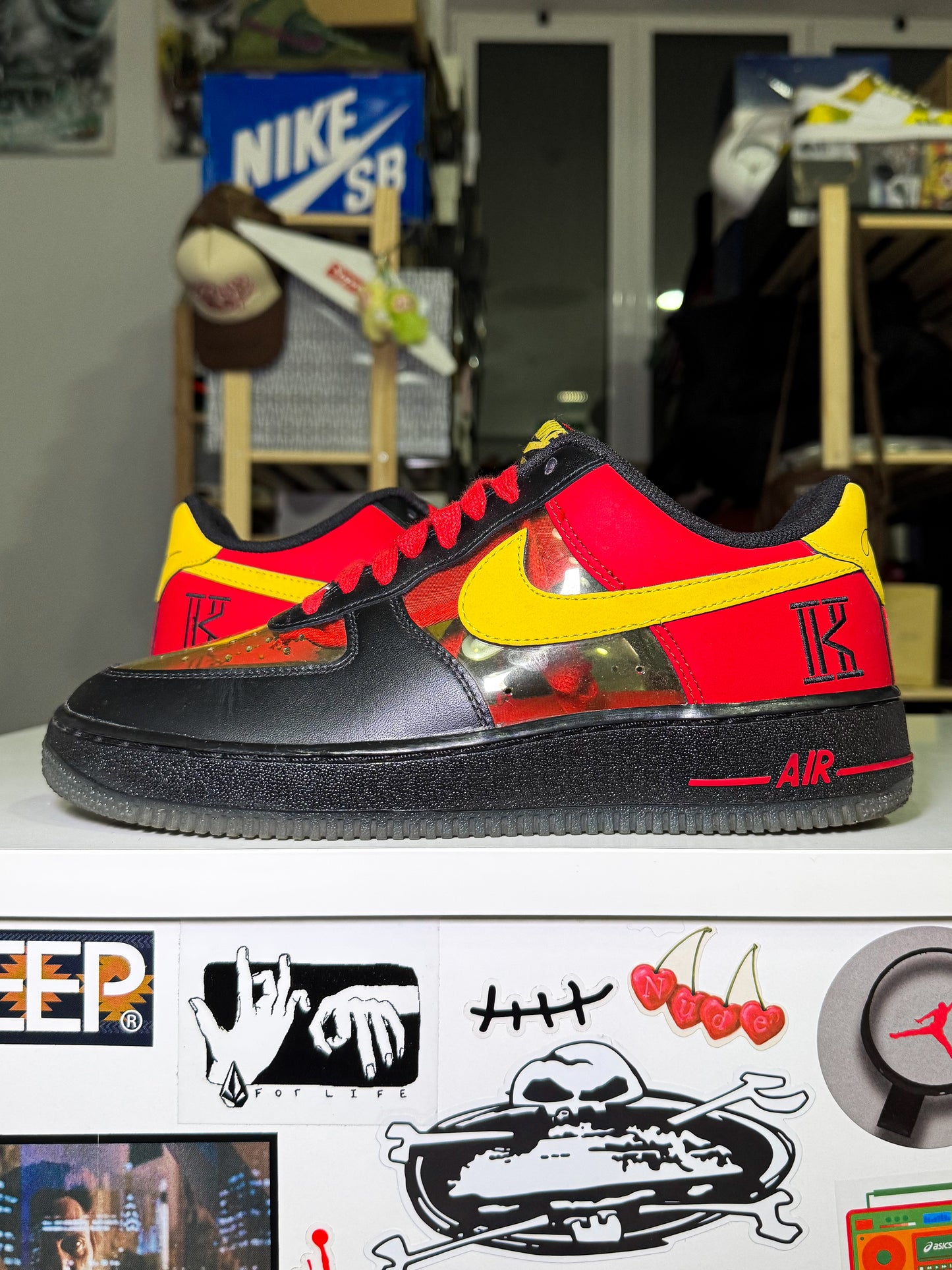Nike Air Force 1 CMFT Signature QS ‘Kyrie Irving’ - Recondicionado