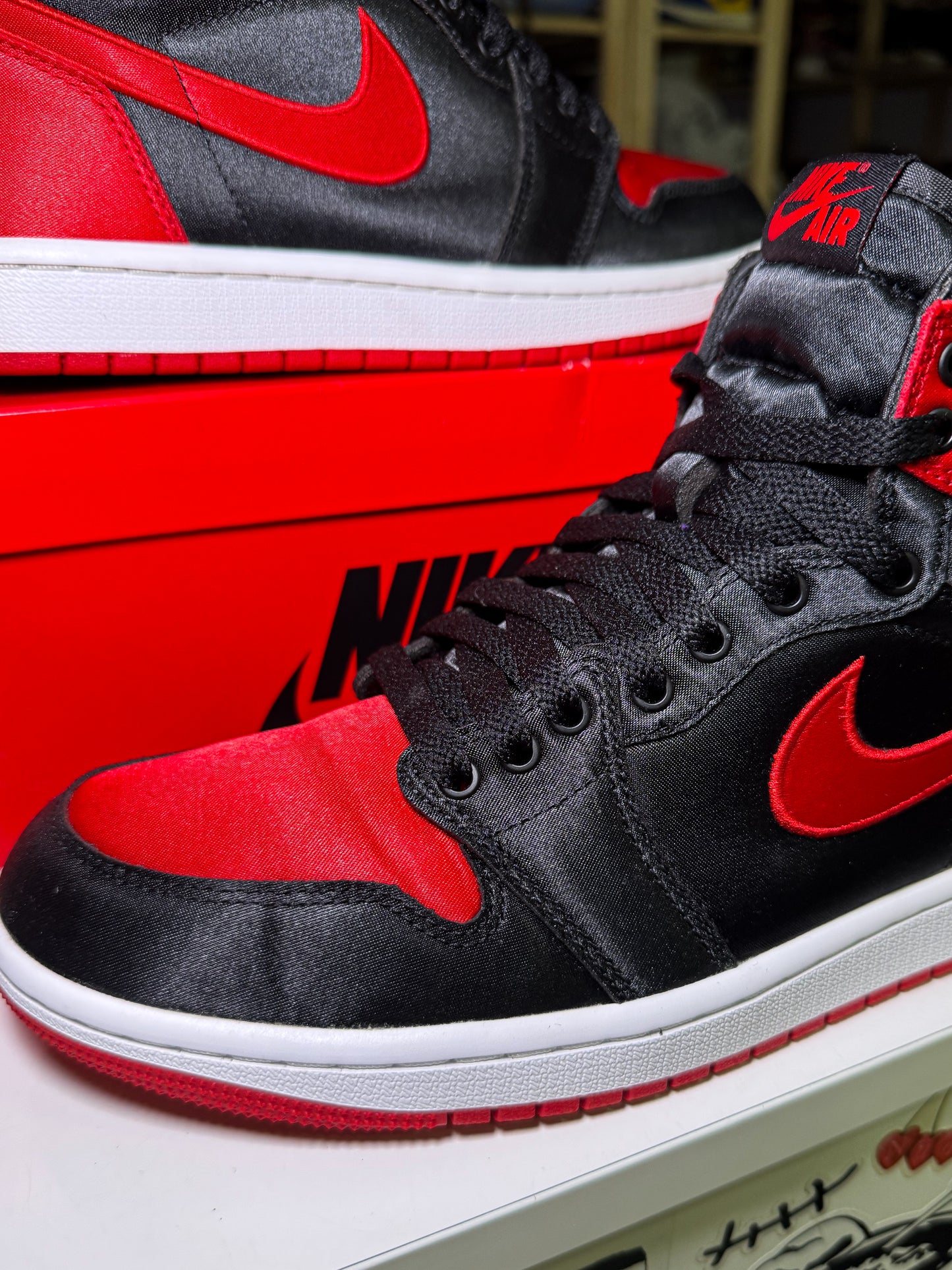Air Jordan 1 Retro High OG ‘Satin Bred’ W 2023 - Recondicionado