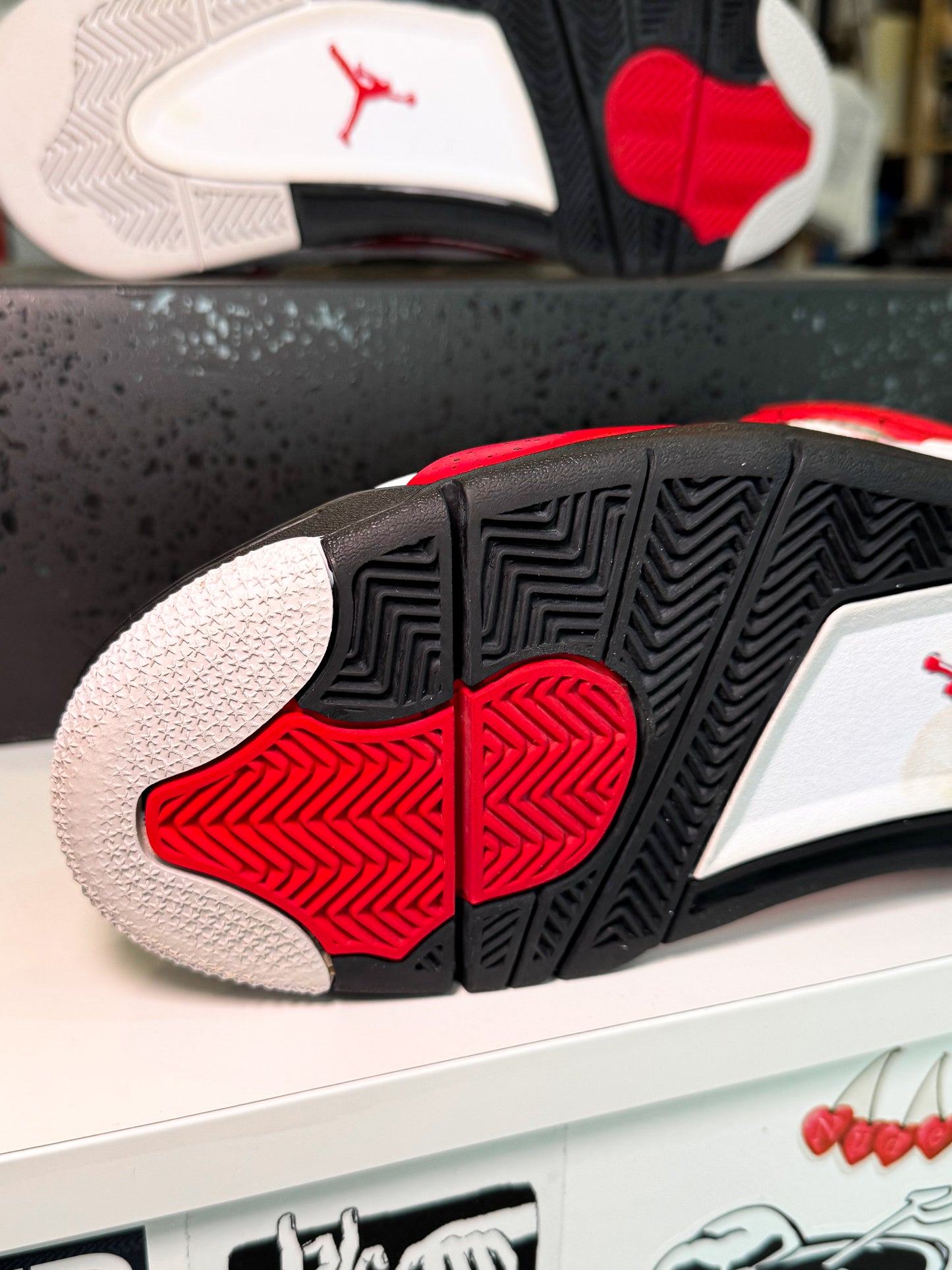 Air Jordan 4 Retro 'Red Cement' 2023 - Recondicionado