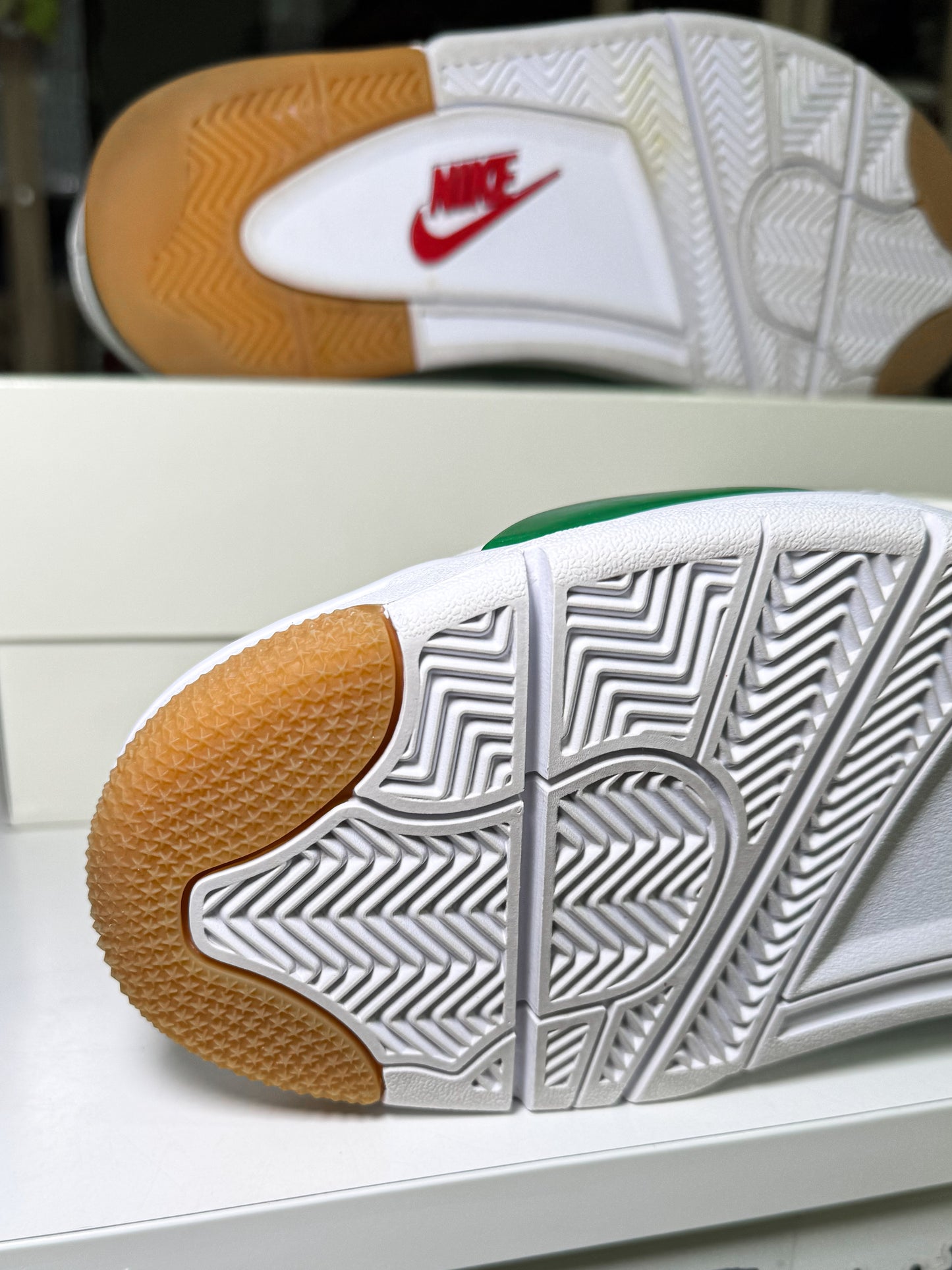 Air Jordan 4 Retro SB 'Pine Green' 2023 - Recondicionado