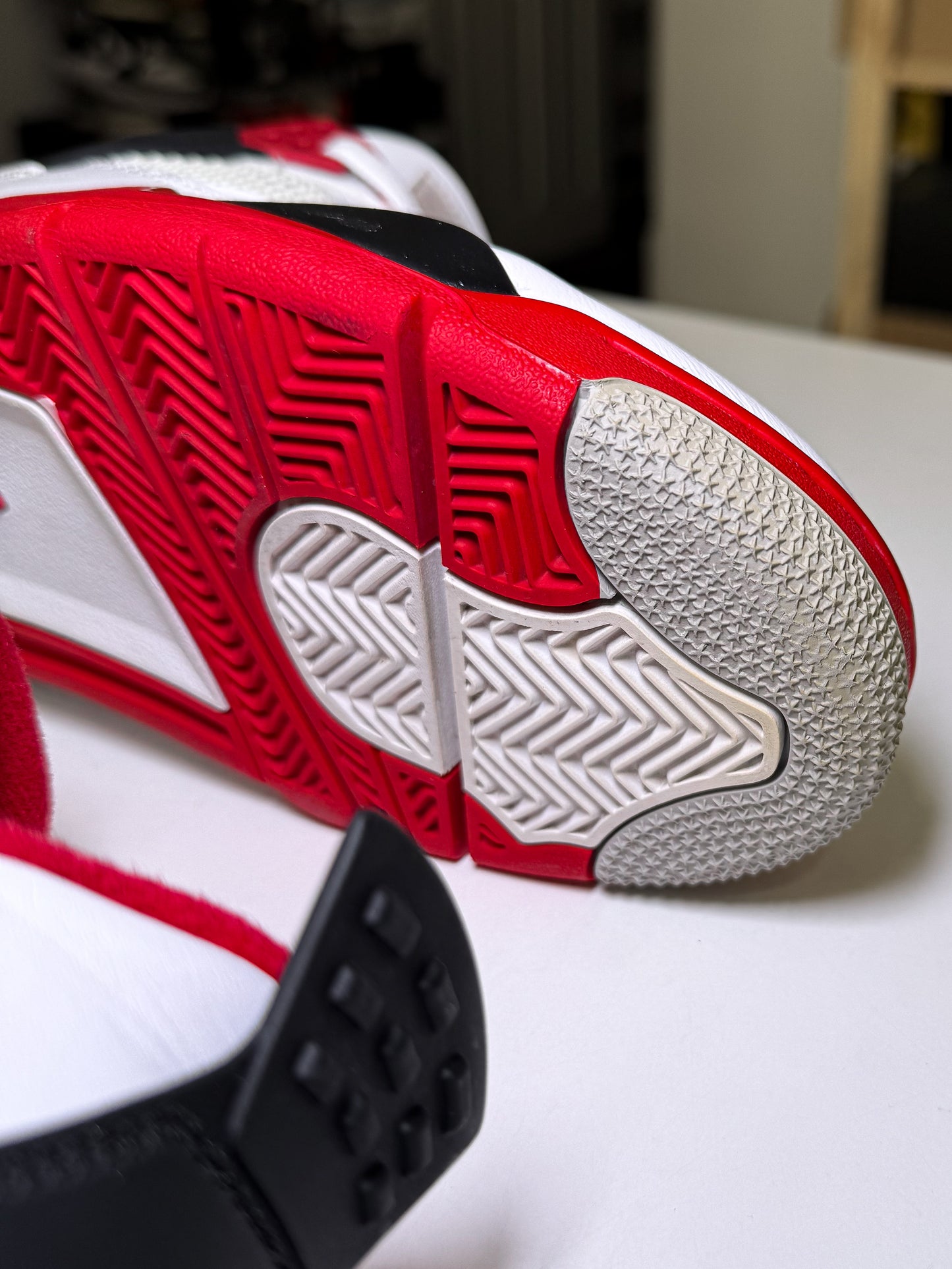 Air Jordan 4 Retro 'Fire Red' GS 2020 - Recondicionado