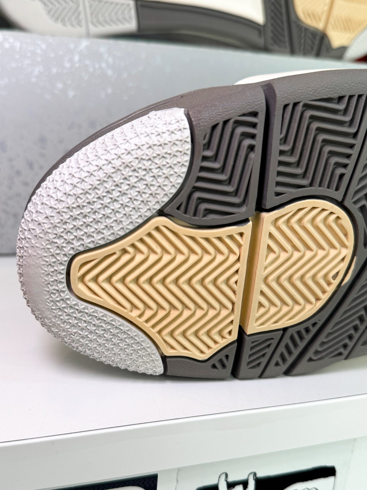 Air Jordan 4 Retro Craft SE ‘Photon Dust’ 2023 - Recondicionado