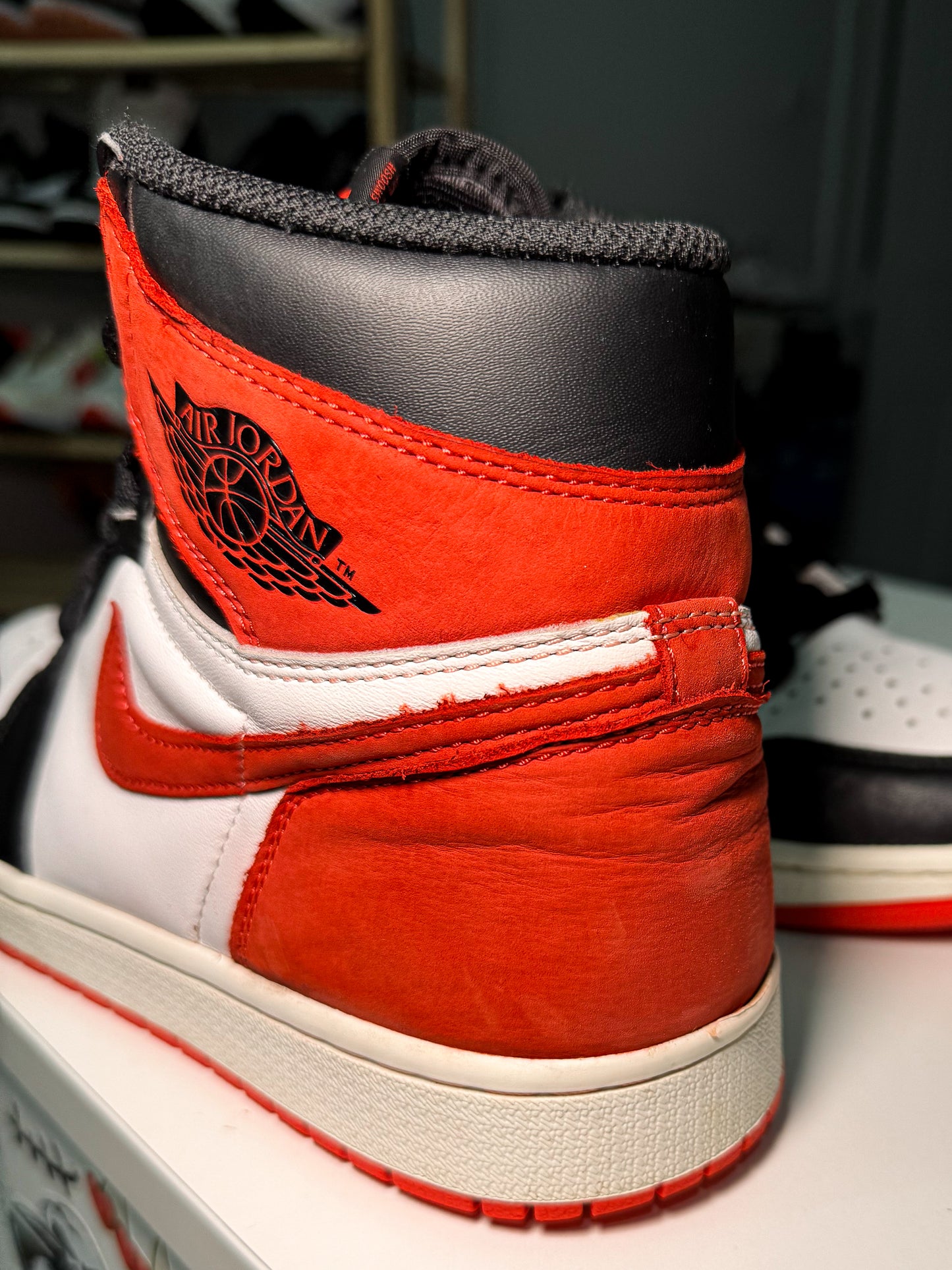 Air Jordan 1 Retro High OG ‘Best Hand in the Game - Track Red’ 2018 - Recondicionado