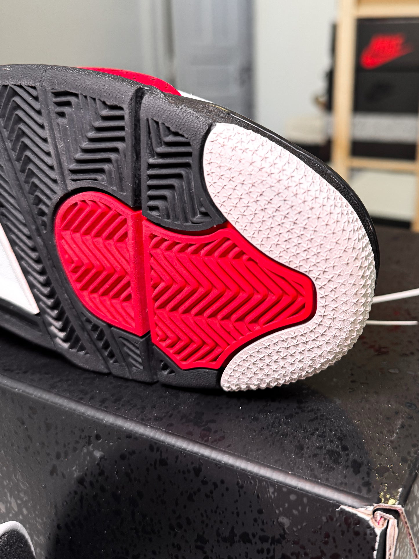 Air Jordan 4 Retro 'Red Cement' 2023 - Recondicionado