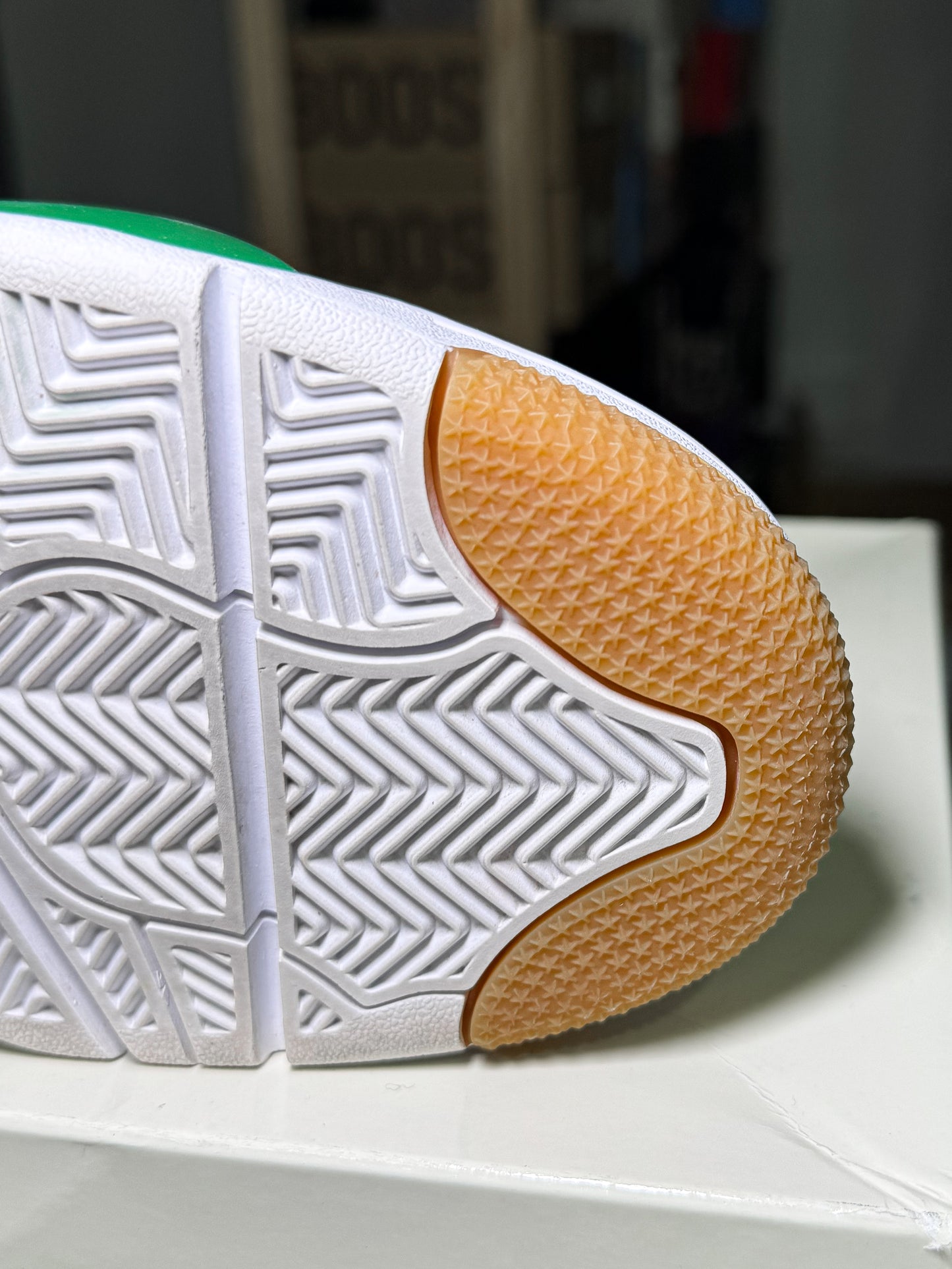 Air Jordan 4 Retro SB 'Pine Green' 2023 - Recondicionado