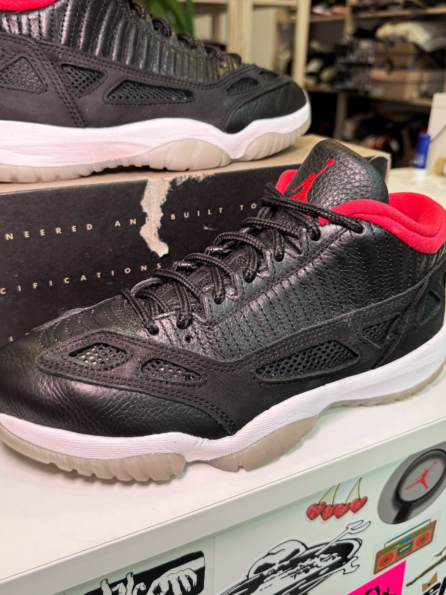Air Jordan 11 Retro Low IE ‘Bred’ 2021 - Recondicionado