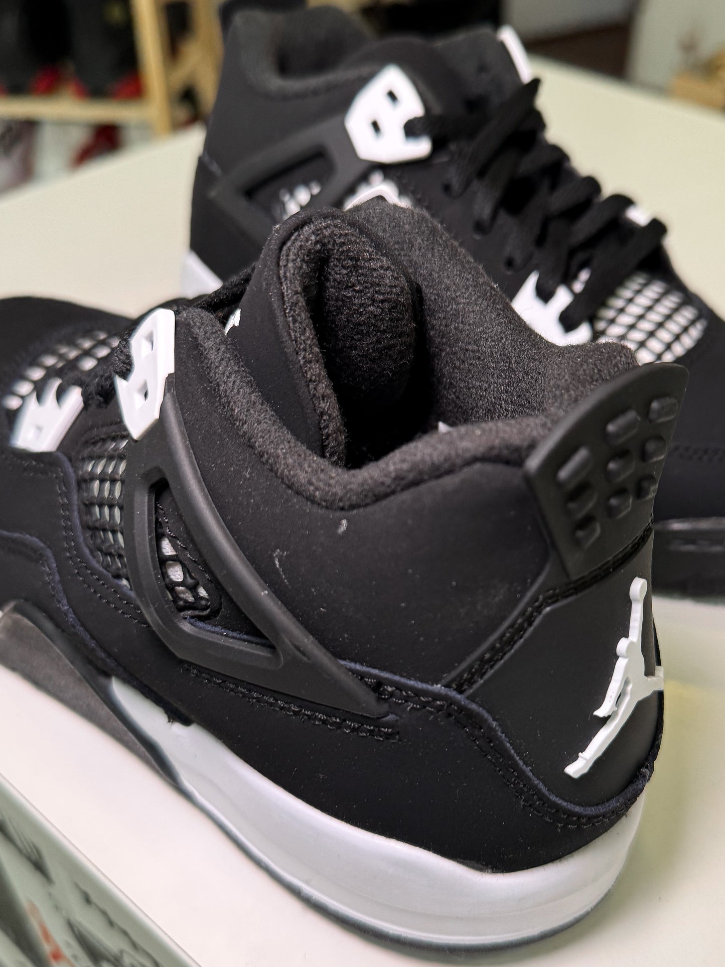 Air Jordan 4 Retro ‘White Thunder’ PS 2024 - DS