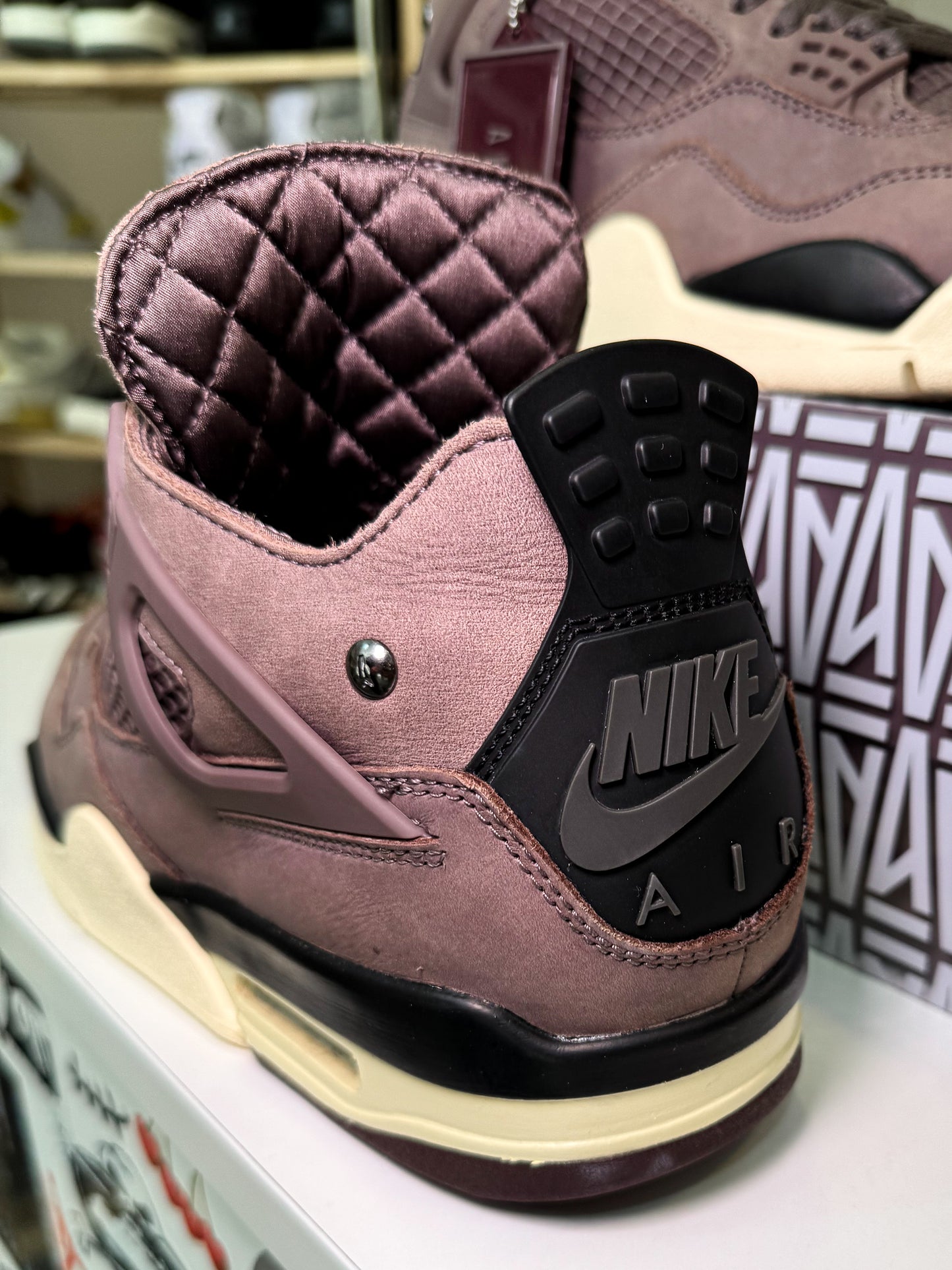 Air Jordan 4 Retro x A Ma Maniére 'Violet Ore' 2023 - Recondicionado