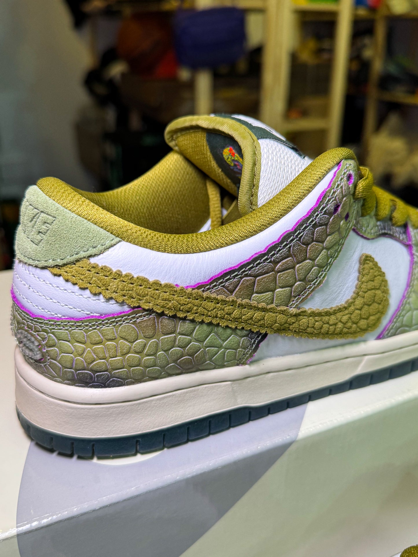 Nike SB Dunk Low x Alexis Sablone ‘Chameleon’ 2024 - VNDS