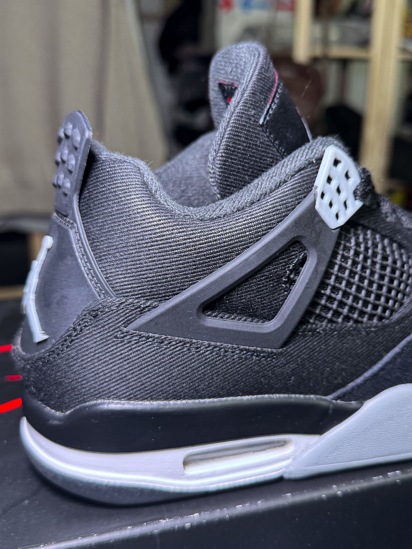 Air Jordan 4 Retro 'Black Canvas' 2022 - Recondicionado