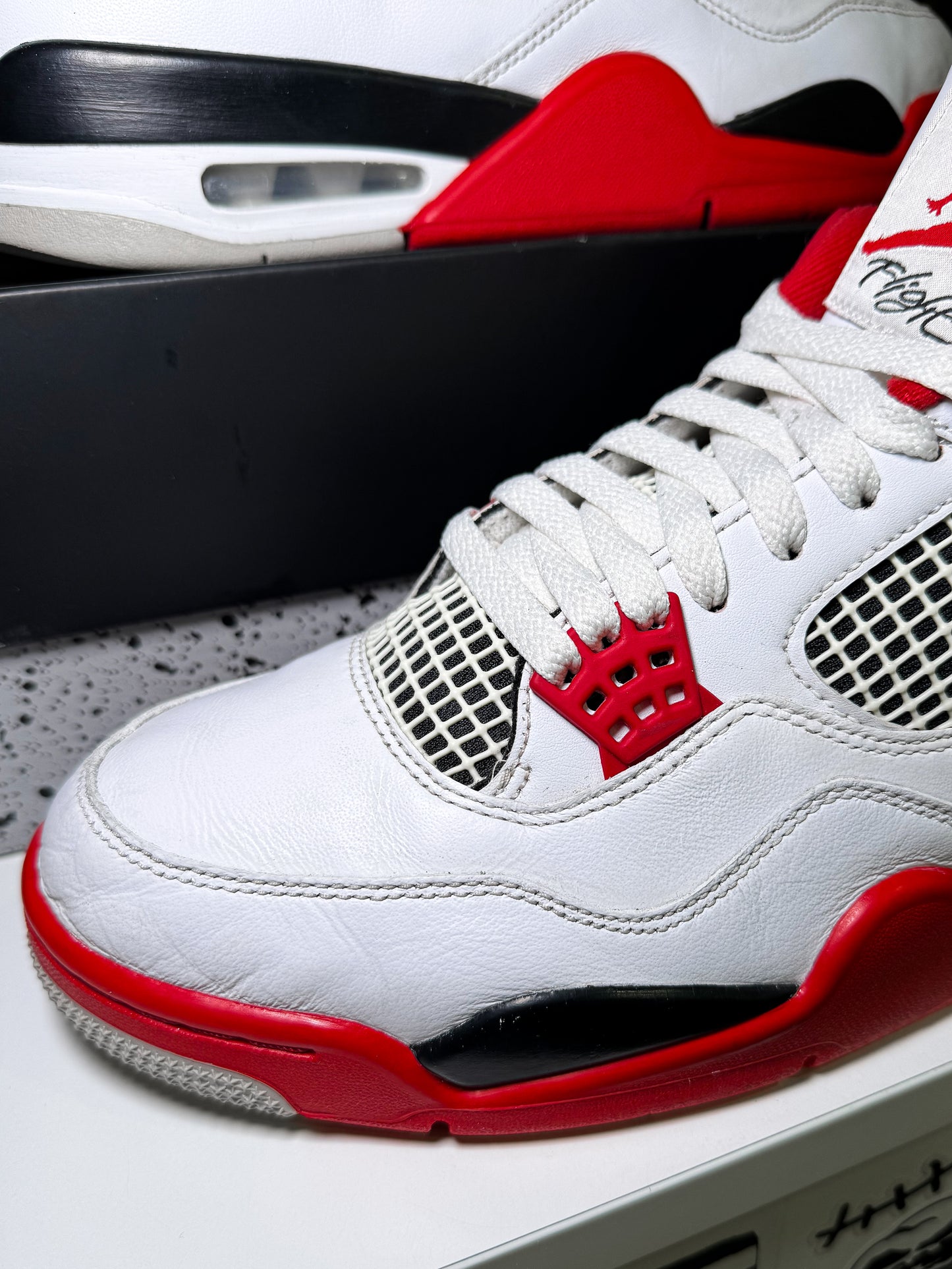 Air Jordan 4 Retro 'Fire Red' 2020 - Recondicionado