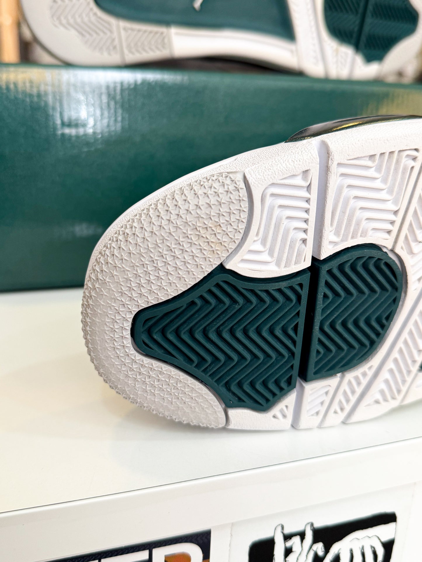 Air Jordan 4 Retro 'Oxidized Green' 2024 - Recondicionado