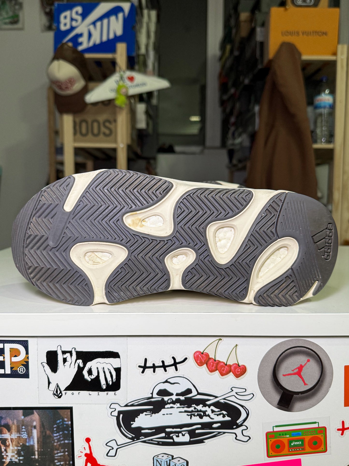 Adidas Yeezy Boost 700 ‘Analog’ 2019 - Recondicionado