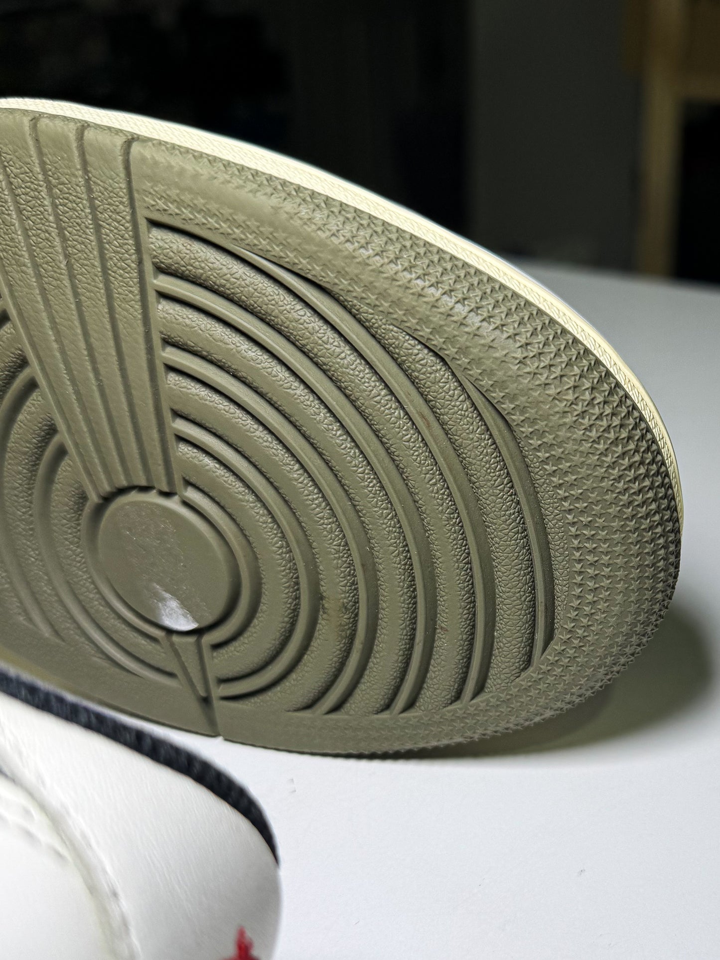 Air Jordan 1 Retro Low OG SP x Travis Scott 'Olive' W 2023 - Recondicionado