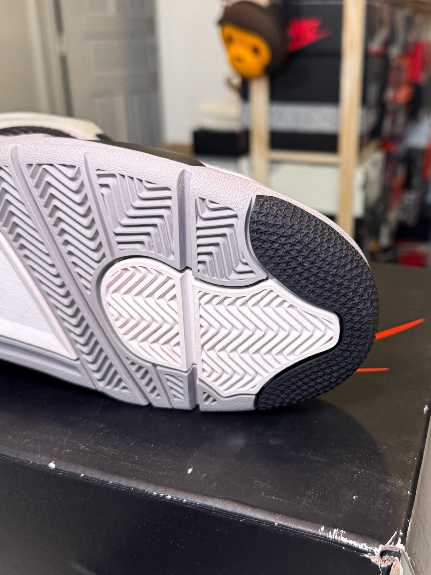 Air Jordan 4 Retro 'Zen Master’ 2022 - Recondicionado