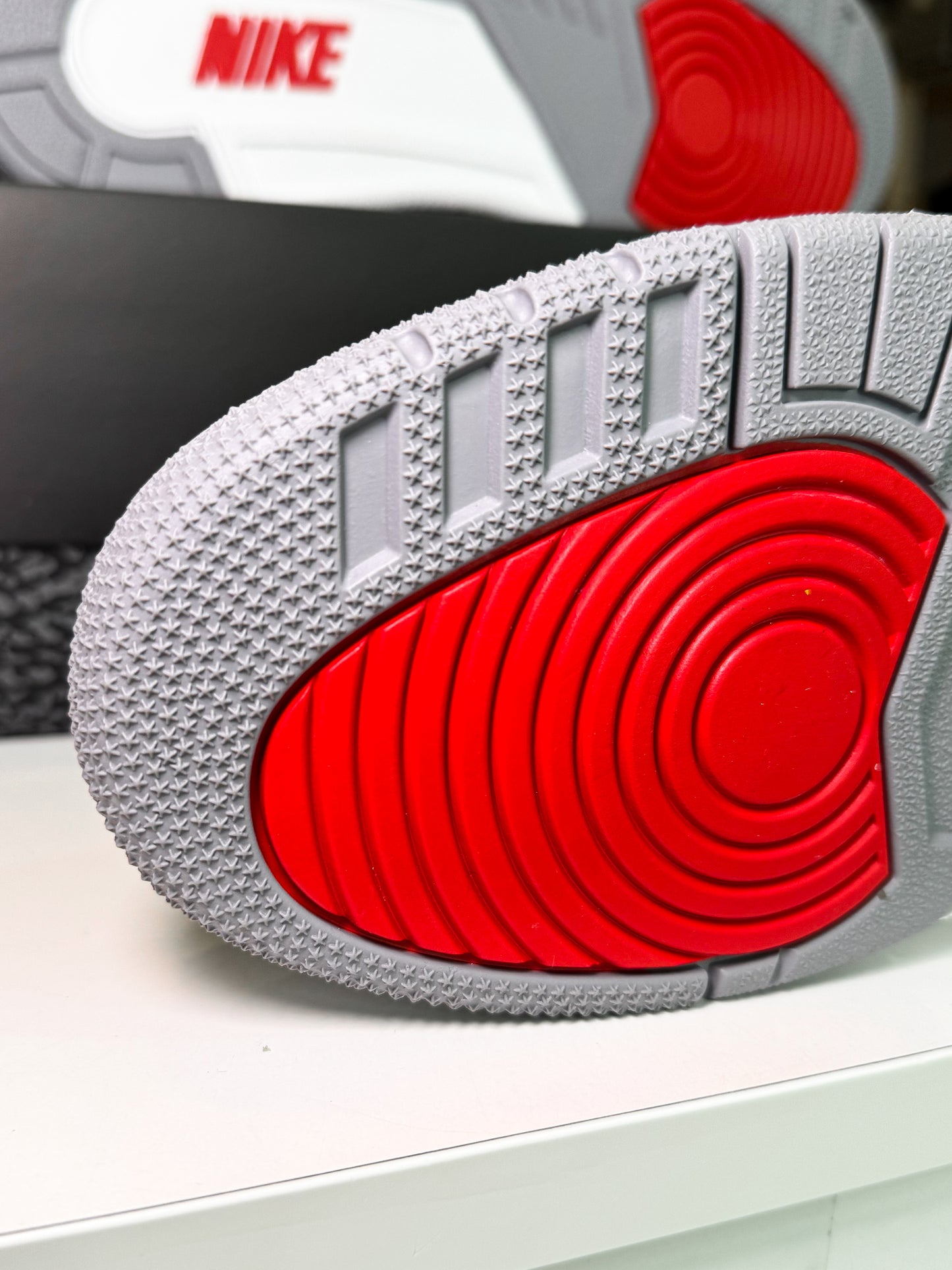 Air Jordan 3 Retro OG ‘Black Cement’ 2024 - Novo