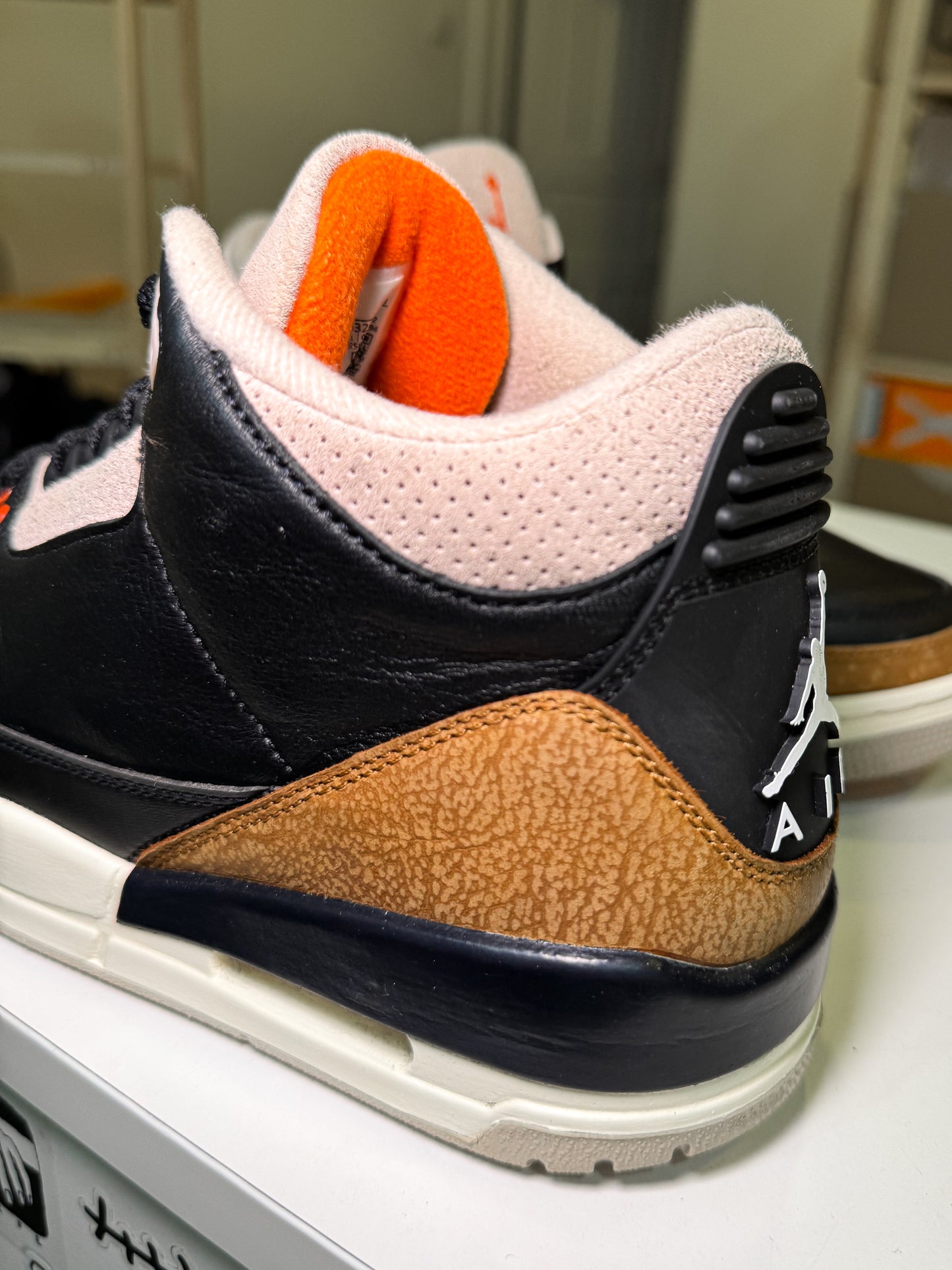 Air Jordan 3 Retro ‘Desert Elephant’ 2022 - Recondicionado