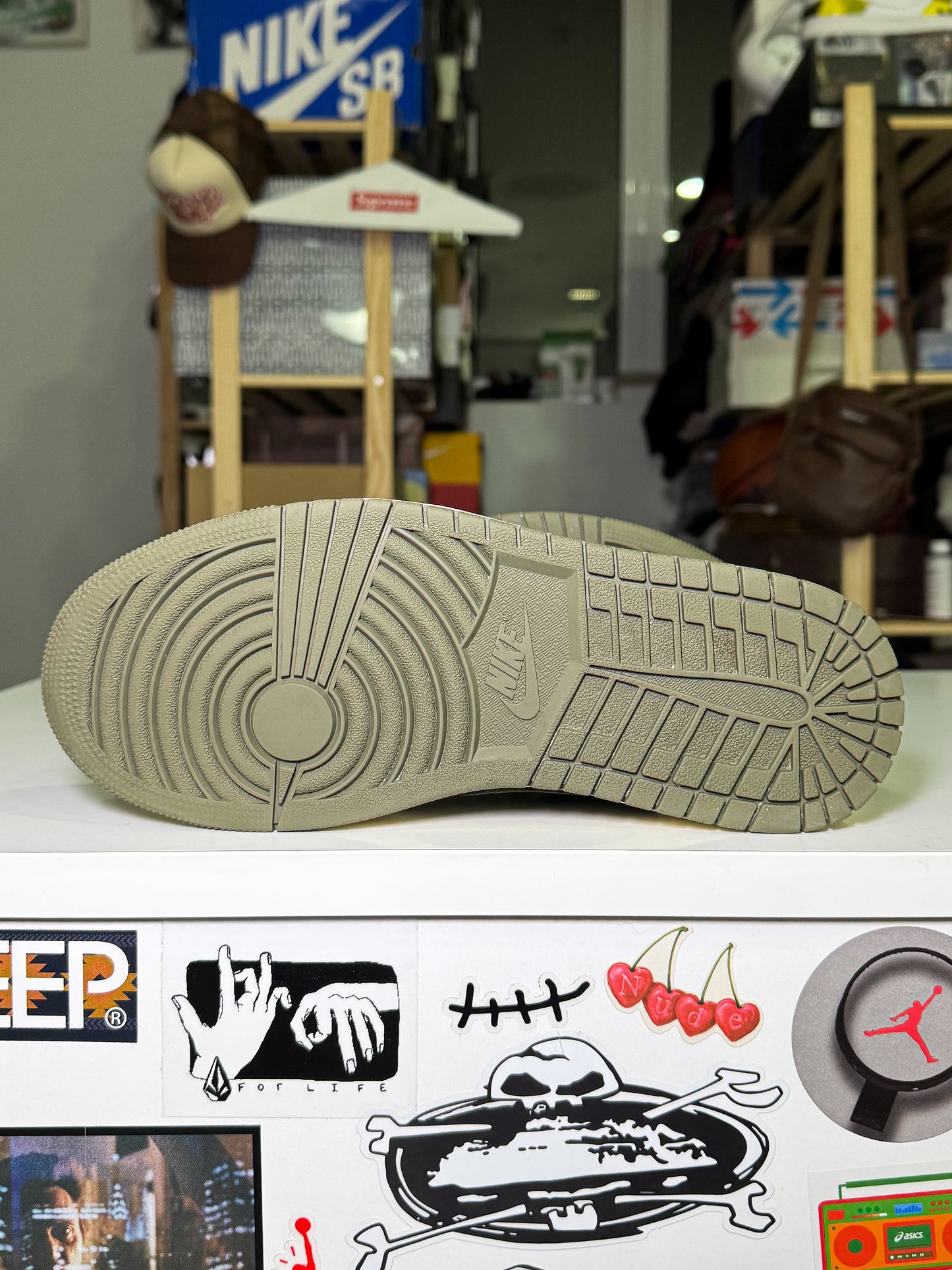 Air Jordan 1 Retro Low OG SP x Travis Scott 'Olive' W 2023 - Recondicionado