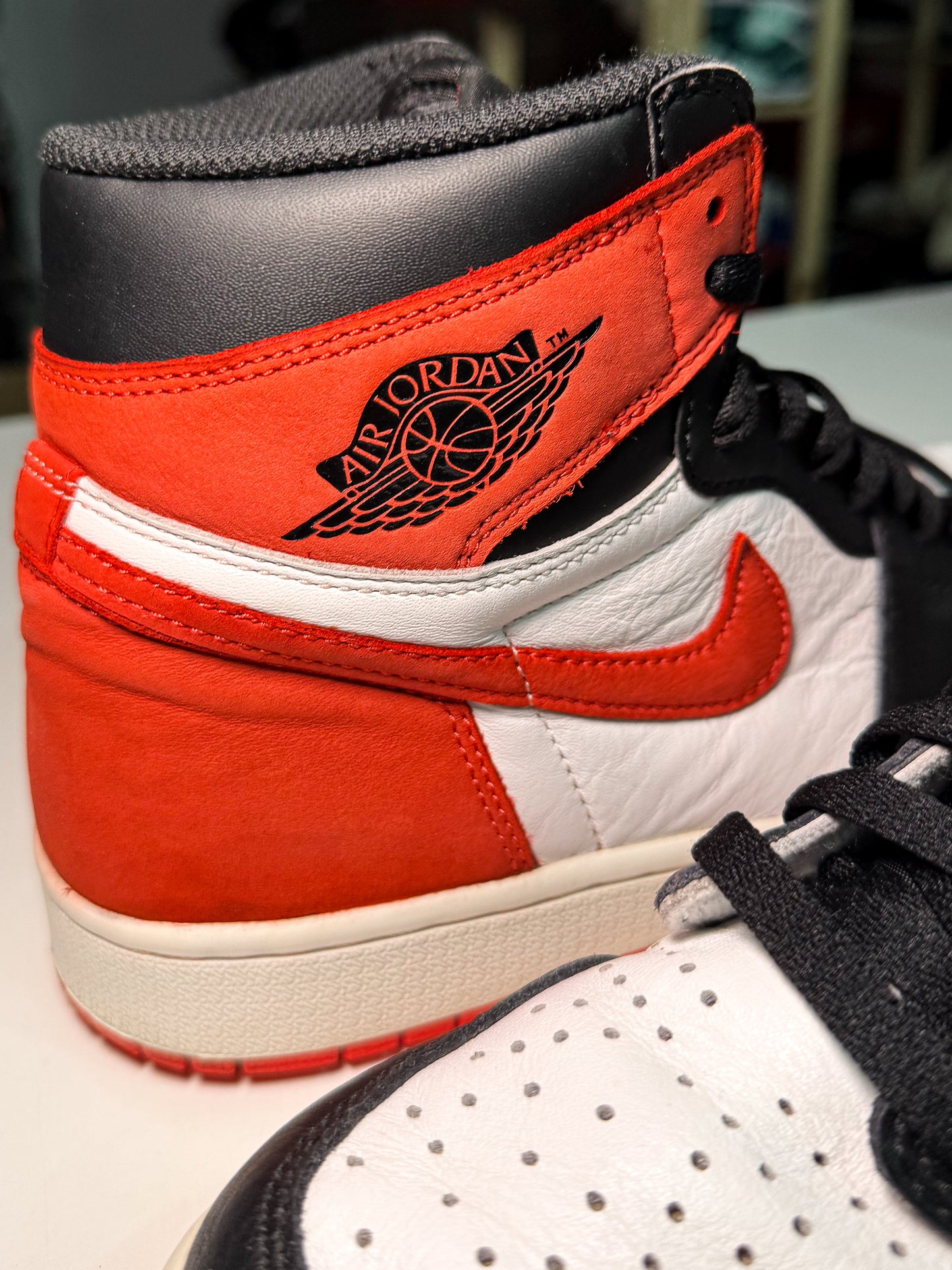 Air Jordan 1 Retro High OG ‘Best Hand in the Game - Track Red’ 2018 - Recondicionado