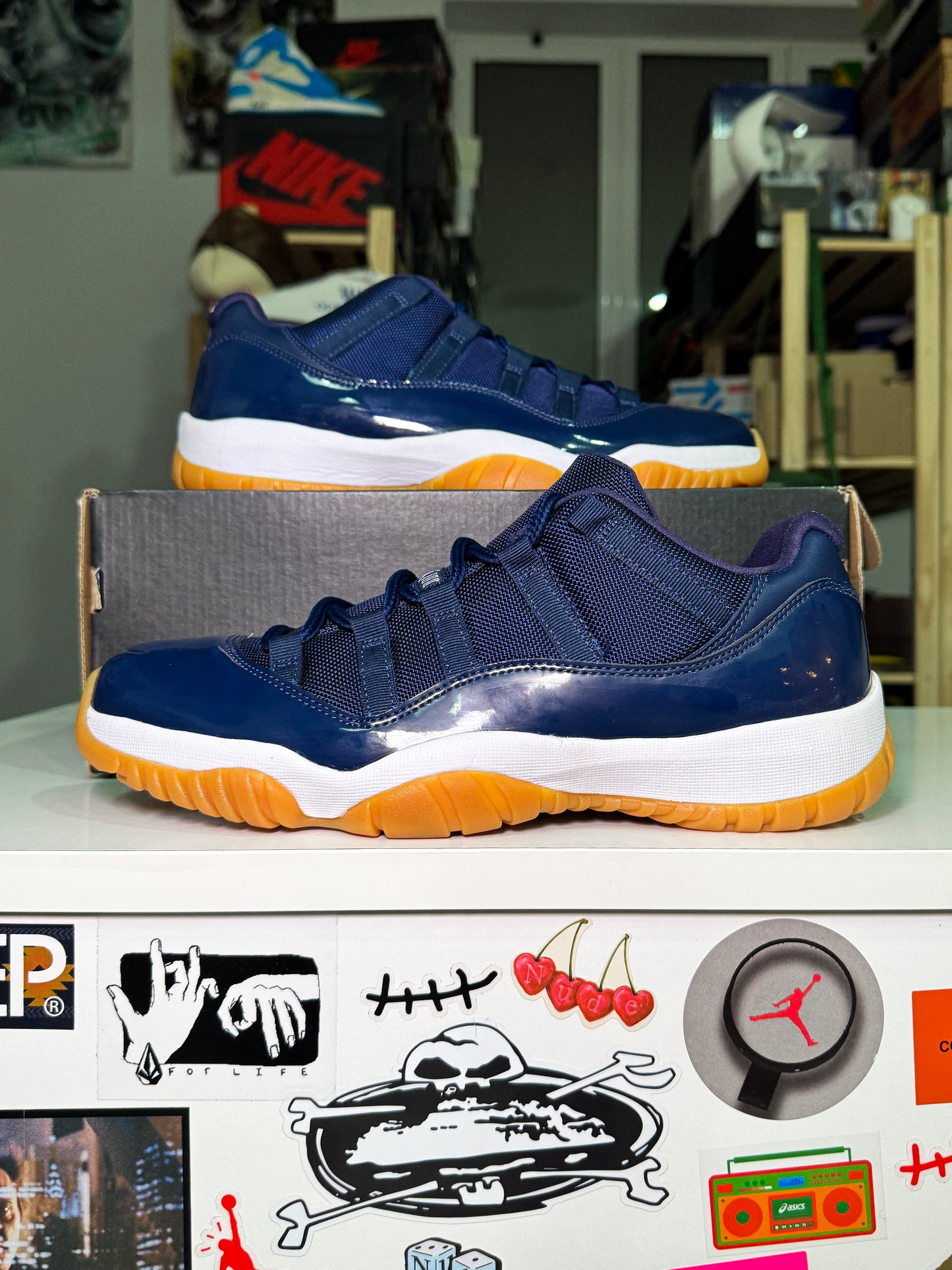 Air Jordan 11 Retro Low ‘Navy Gum’ 2016 - DS