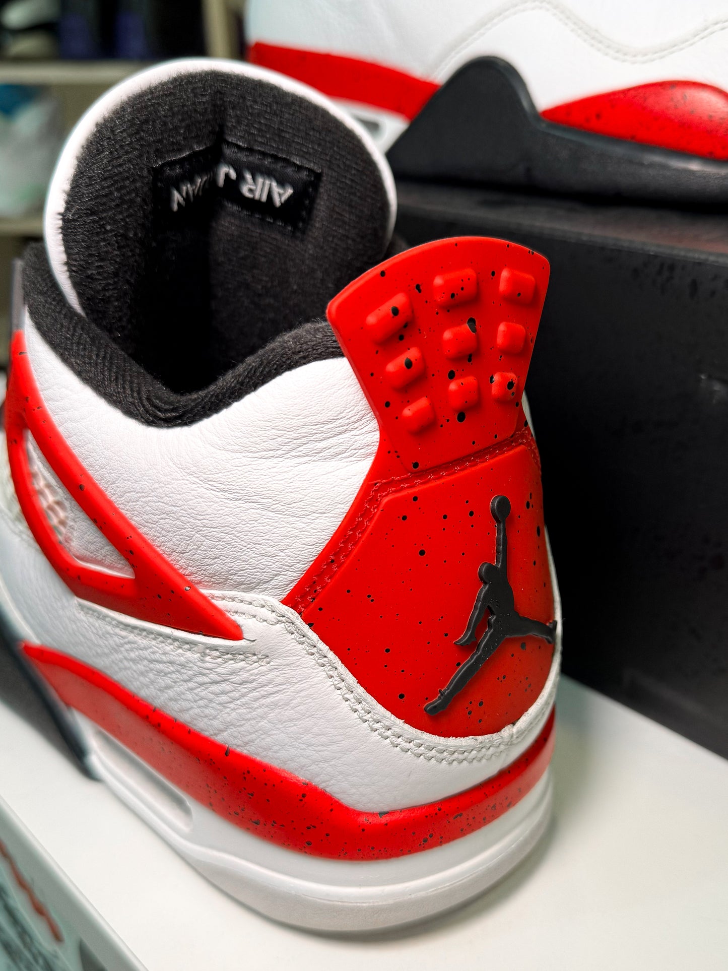 Air Jordan 4 Retro 'Red Cement' 2023 - Recondicionado