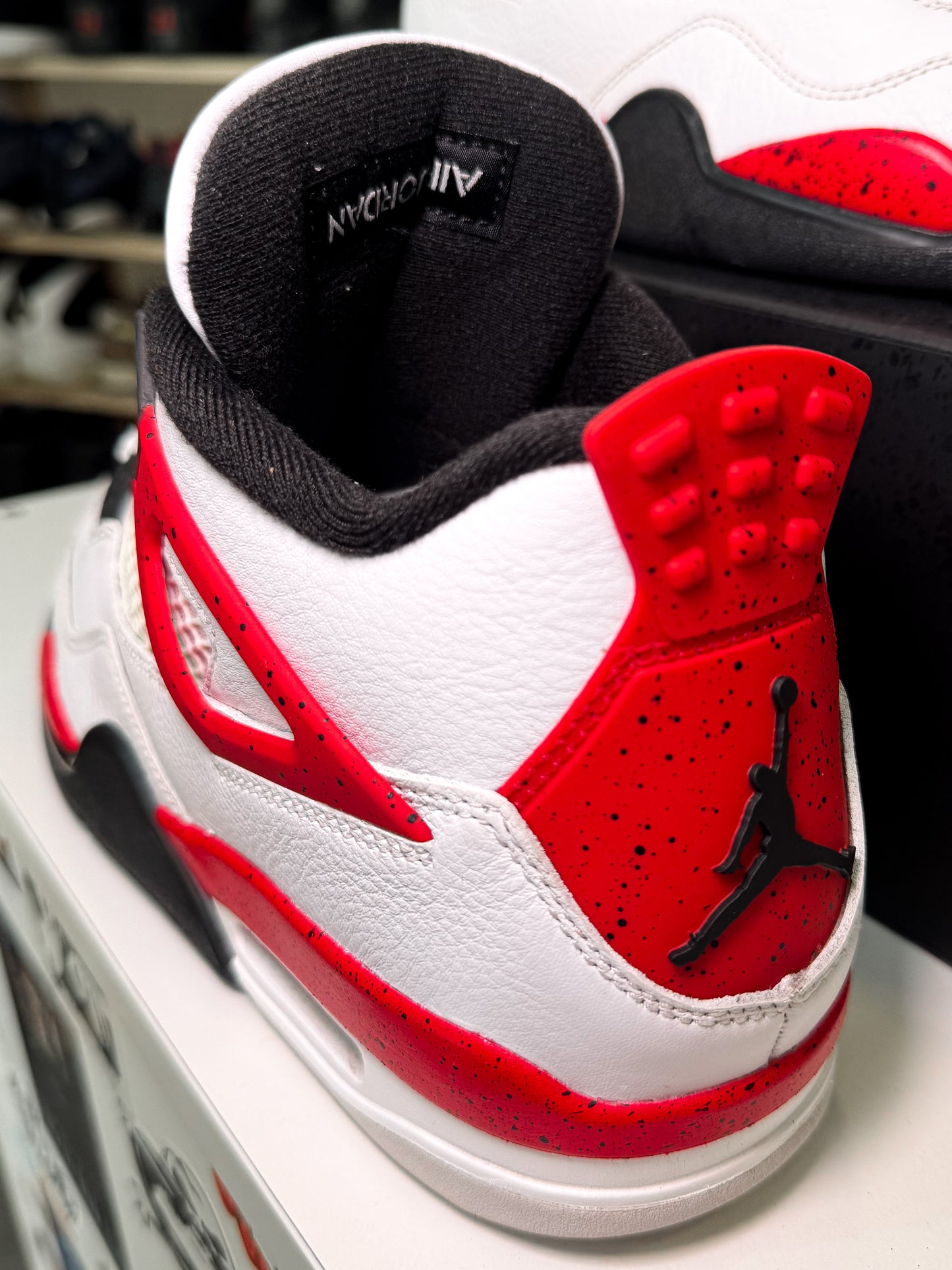 Air Jordan 4 Retro 'Red Cement' 2023 - Recondicionado
