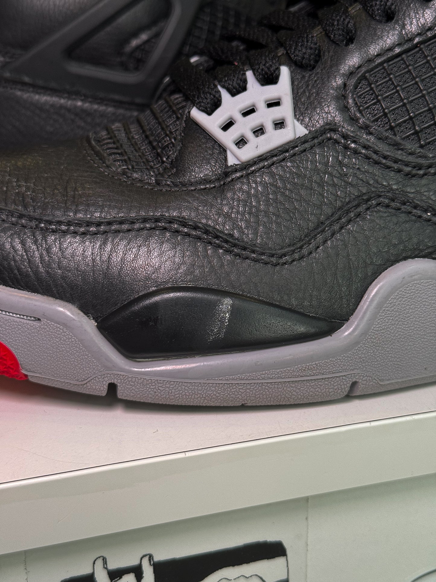 Air Jordan 4 Retro 'Bred Reimagined' 2024 - Recondicionado