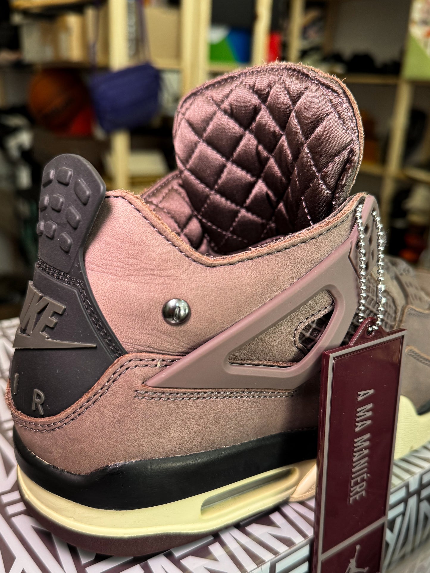 Air Jordan 4 Retro x A Ma Maniére 'Violet Ore' 2023 - Recondicionado