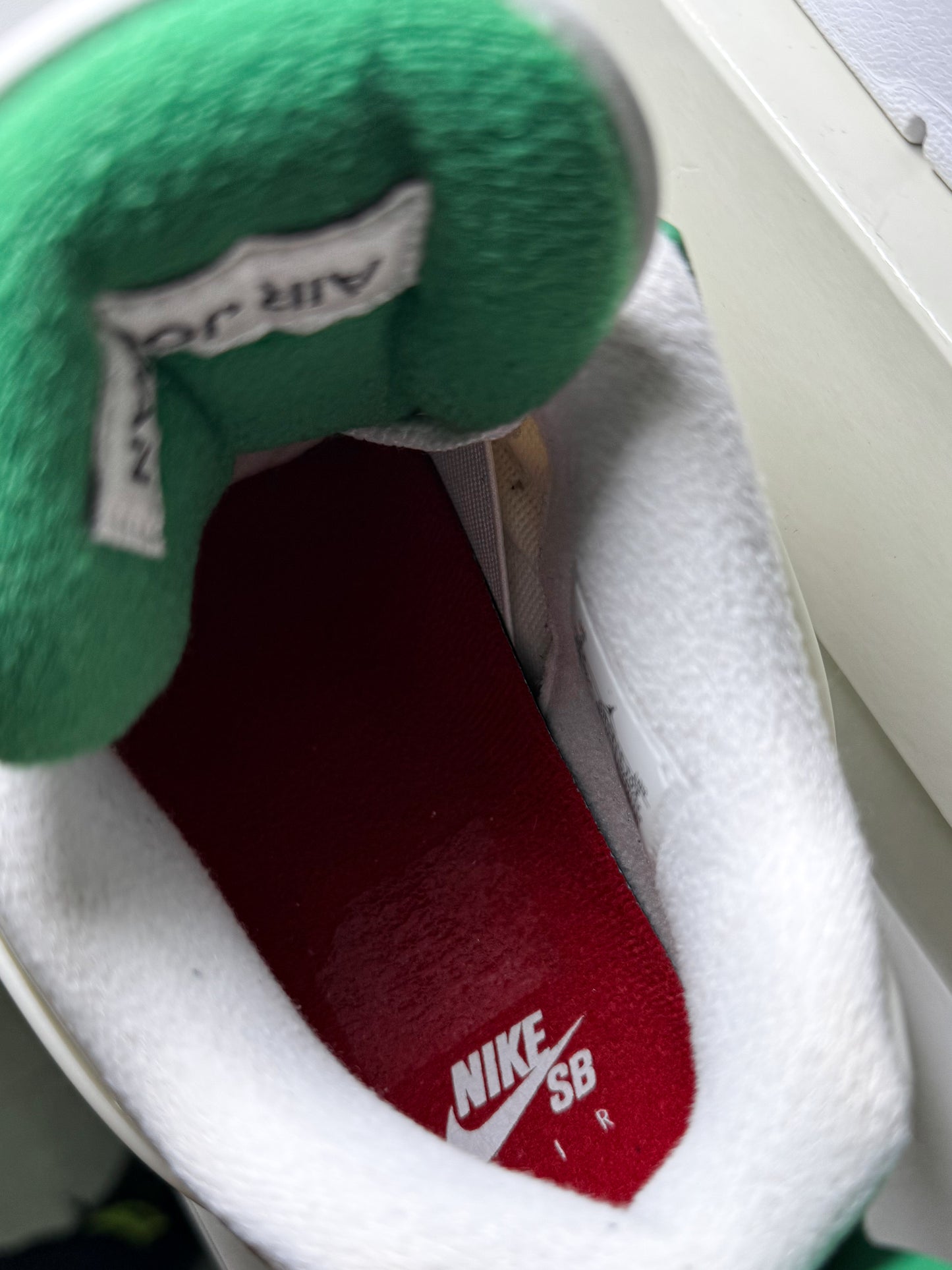 Air Jordan 4 Retro SB 'Pine Green' 2023 - Recondicionado