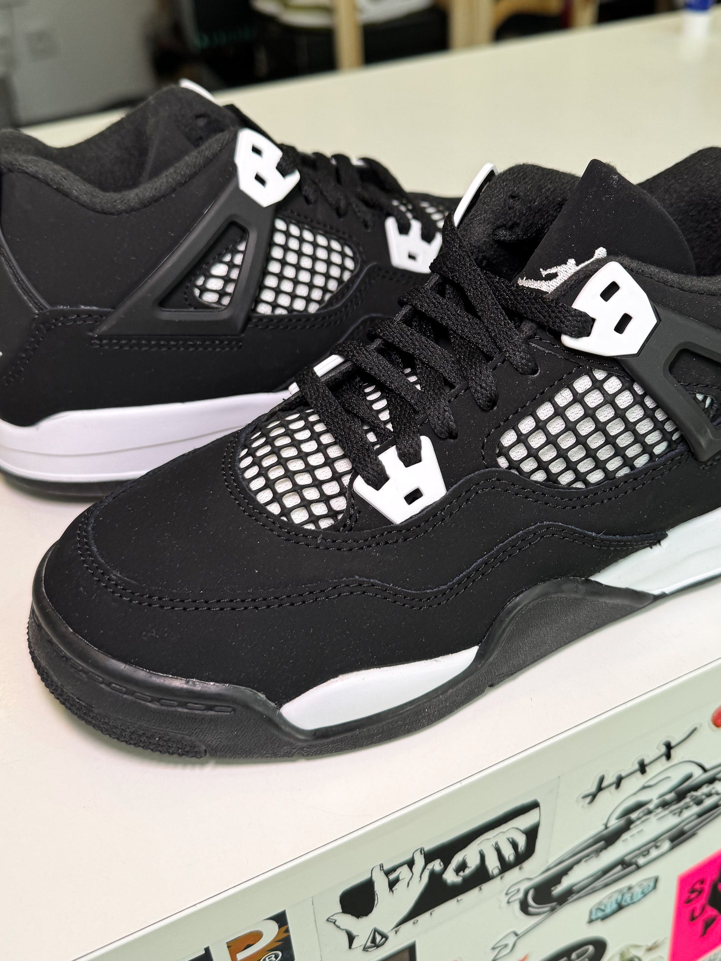 Air Jordan 4 Retro ‘White Thunder’ PS 2024 - DS