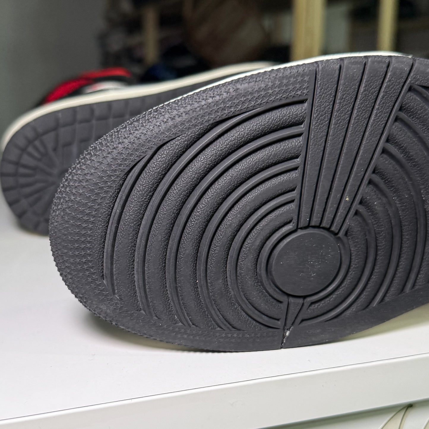 Air Jordan 1 Mid ‘Black Sail Gym Red’ W 2023 - Recondicionado