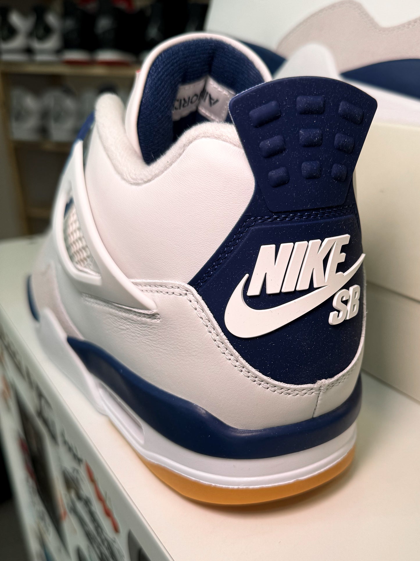 Air Jordan 4 Retro SB ‘Navy’ 2025 - DS