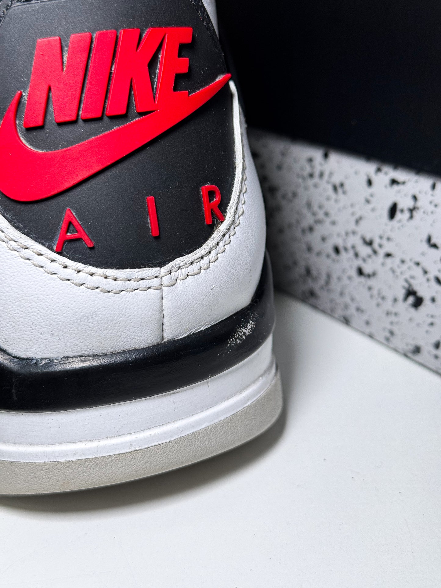 Air Jordan 4 Retro 'Fire Red' 2020 - Recondicionado