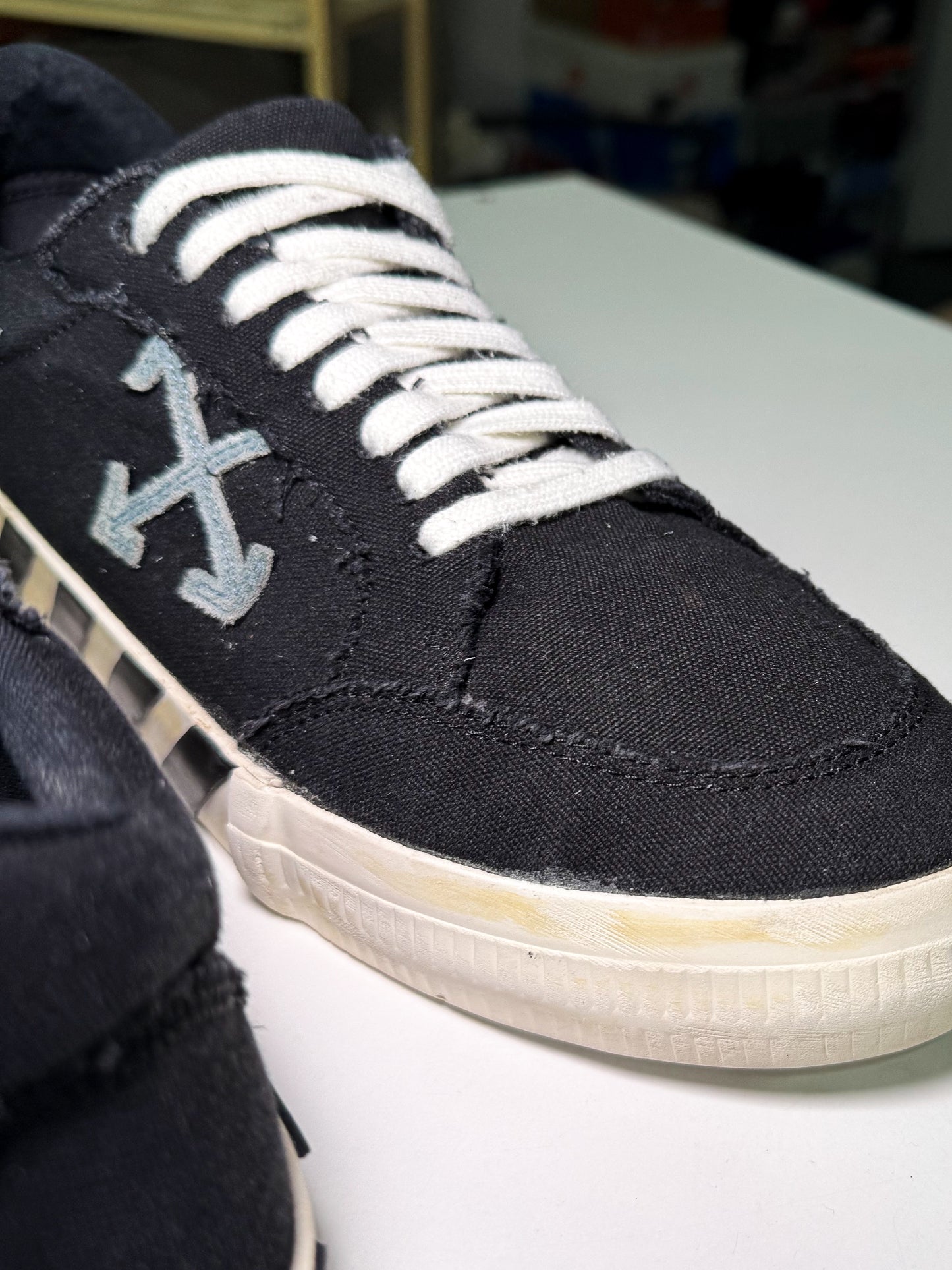 Off White Vulcanized Canvas ‘Black Blue’ - Recondicionado