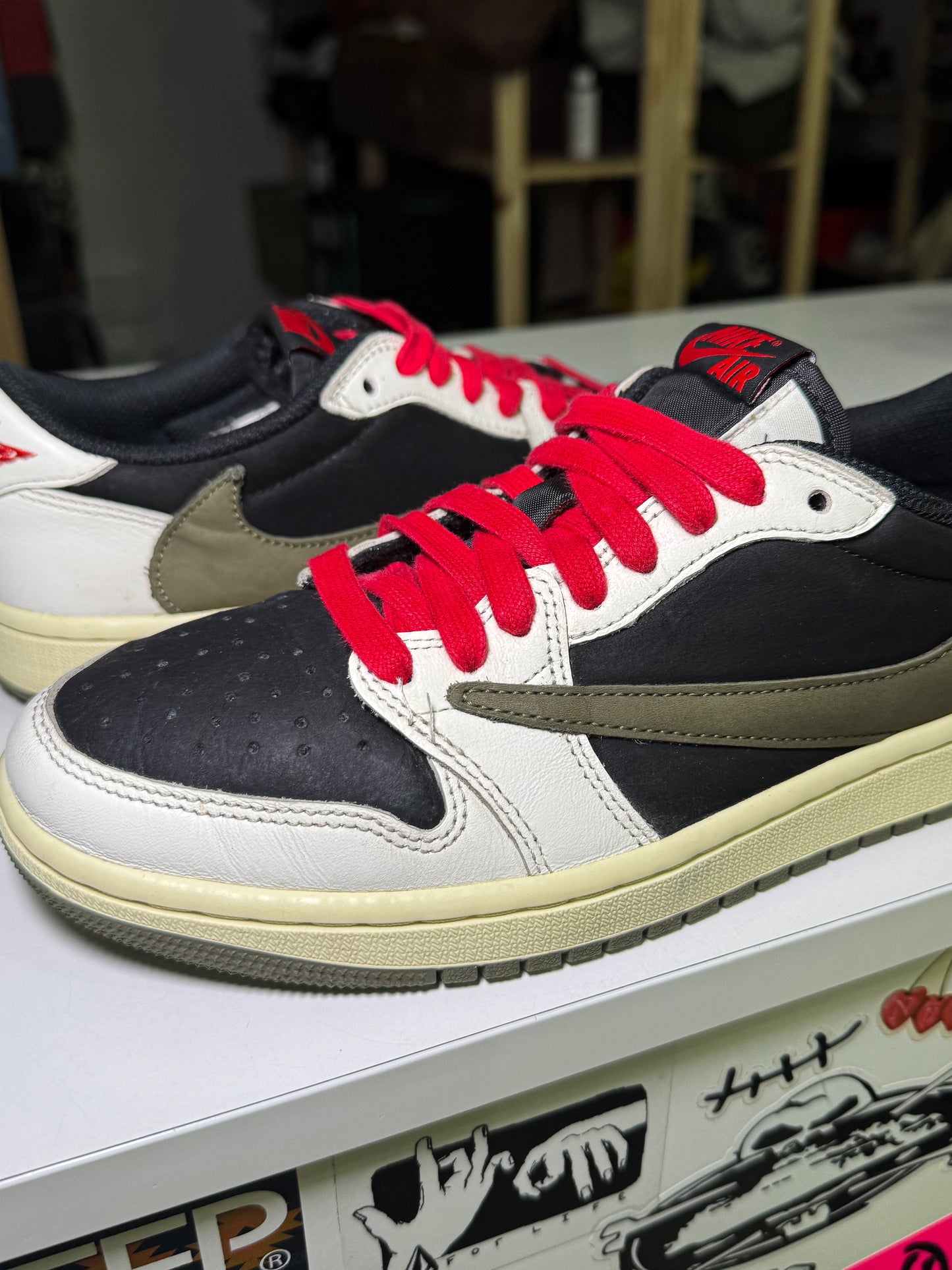 Air Jordan 1 Retro Low OG SP x Travis Scott 'Olive' W 2023 - Recondicionado