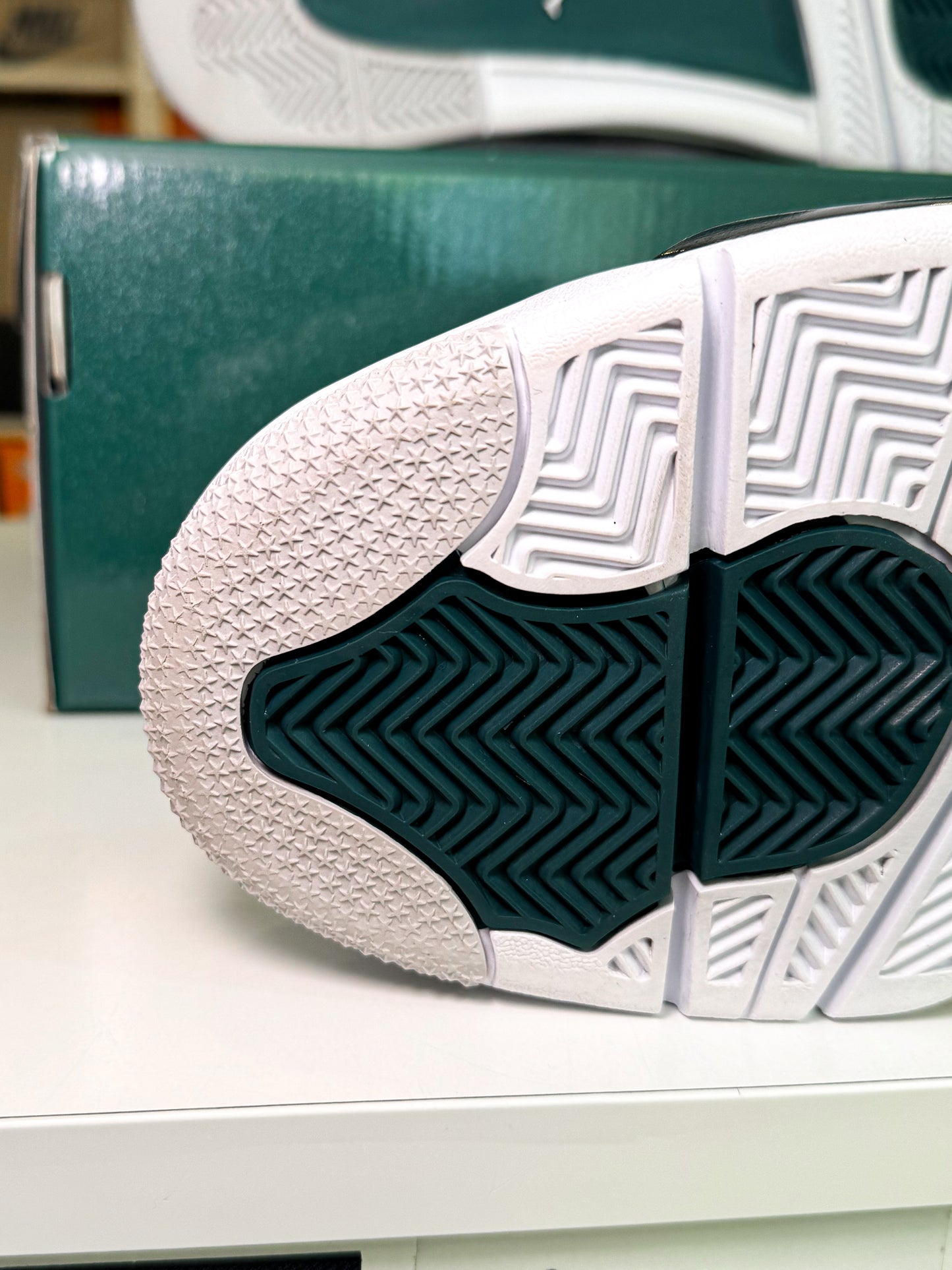 Air Jordan 4 Retro 'Oxidized Green' 2024 - Recondicionado
