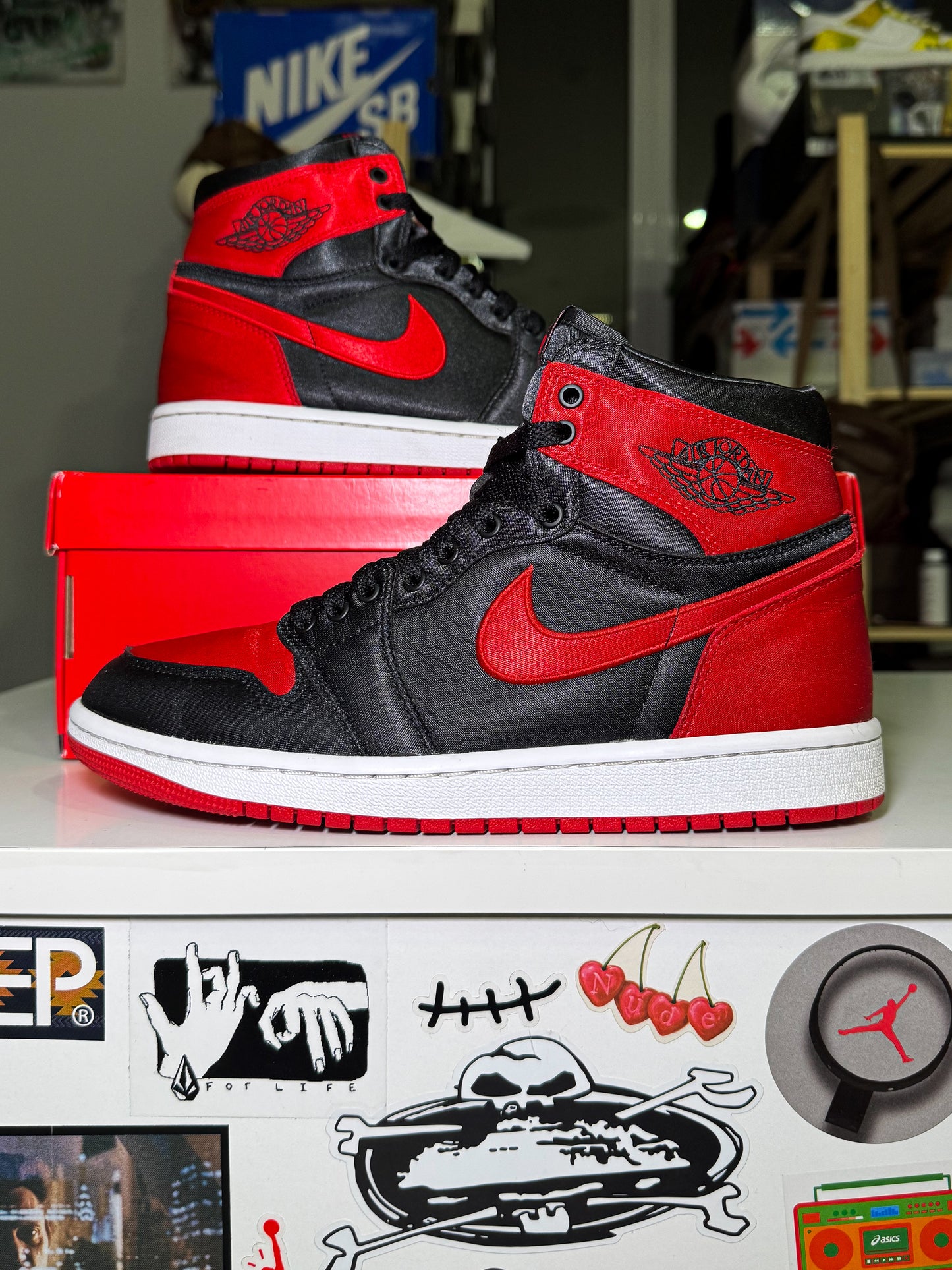 Air Jordan 1 Retro High OG ‘Satin Bred’ W 2023 - Recondicionado