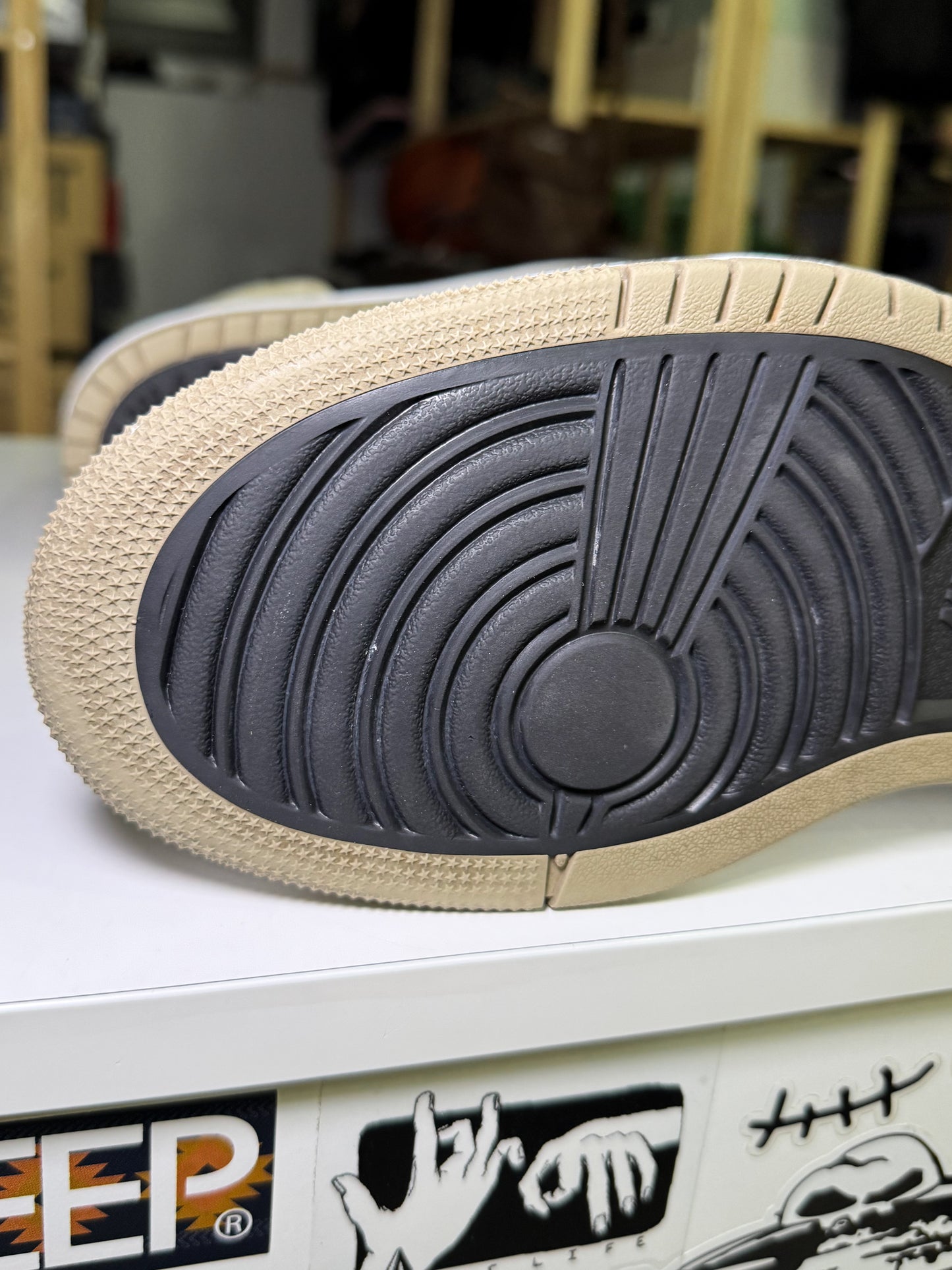 Air Jordan 1 Zoom CMFT ‘Neutral Olive Cherrywood’ 2022 - Recondicionado