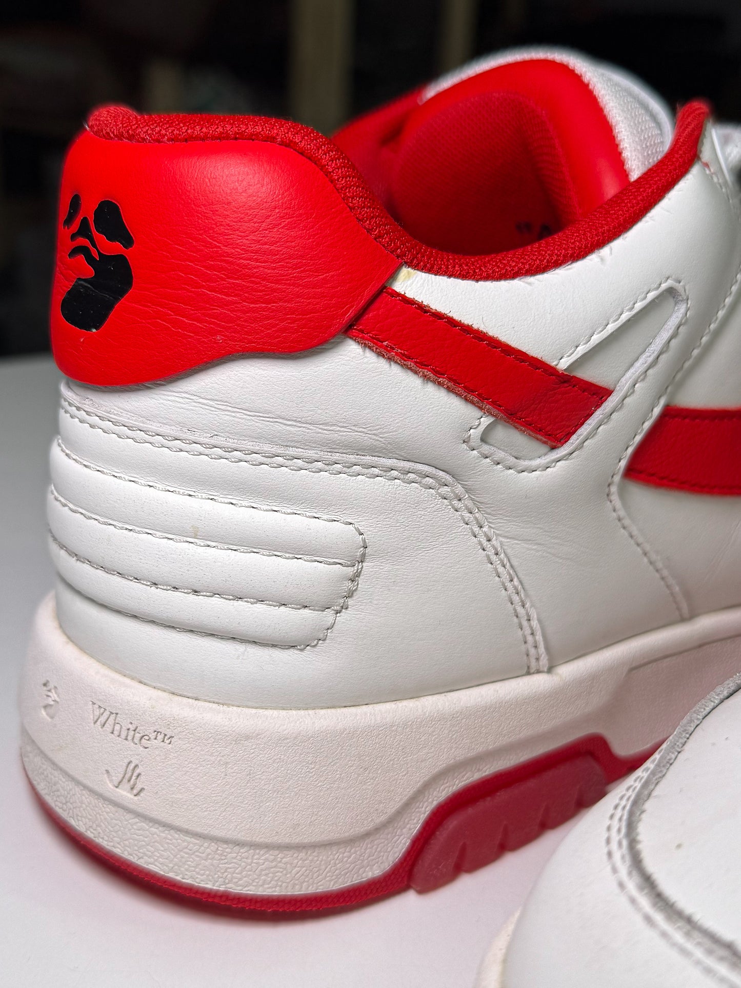 Off White Out of Office ‘White Red’ - Recondicionado