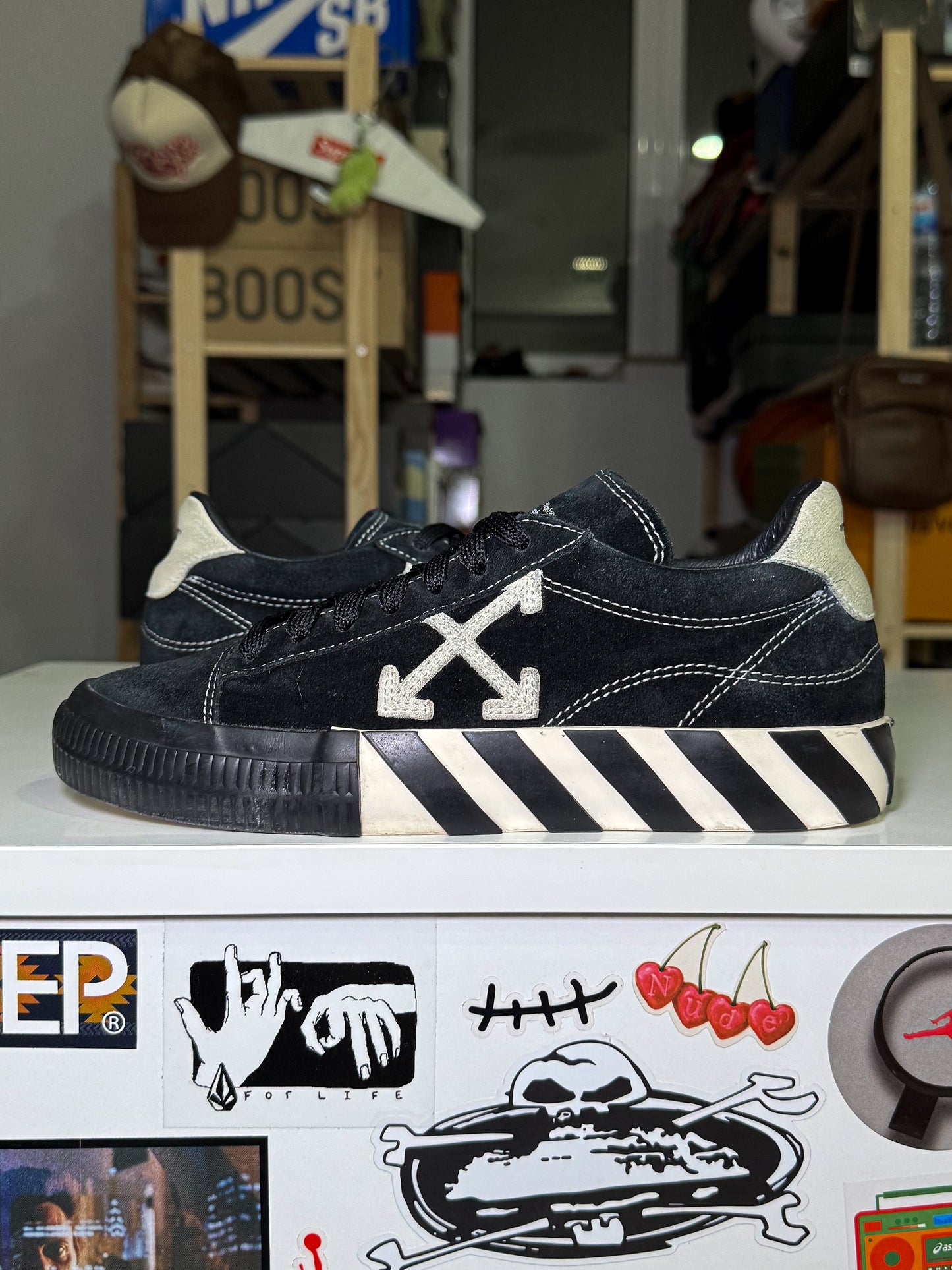 Off White Vulcanized Suede ‘This That’ Black W - Recondicionado